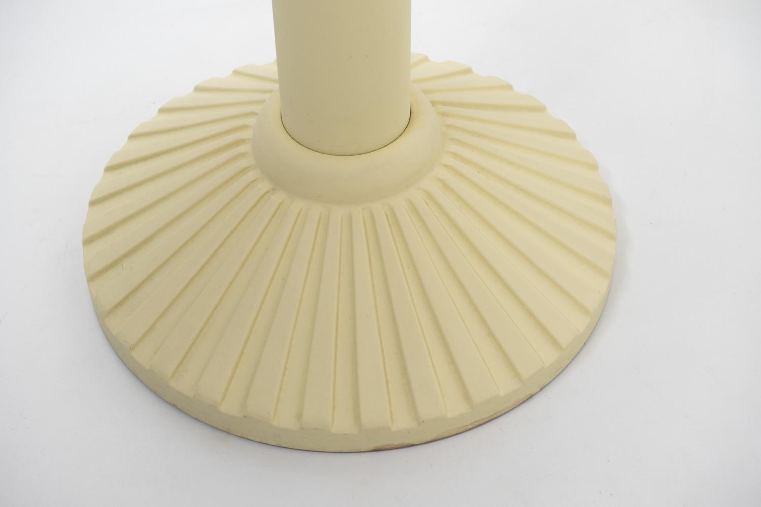 Postmodern “625” Coffee / Side Table by Peter Noever for Zanotta, 1980s For Sale 1