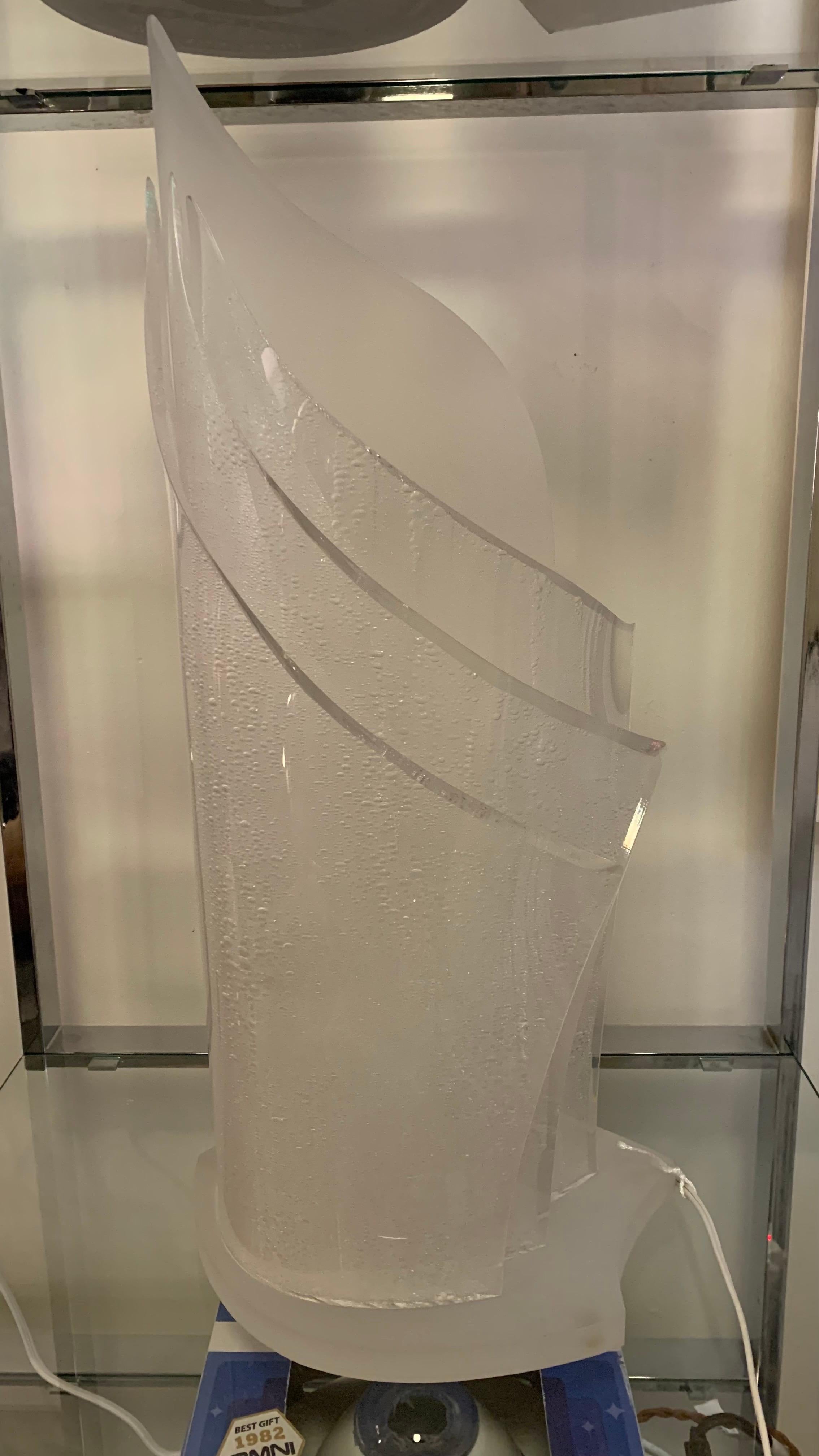 Lampe postmoderne en acrylique par CYB en vente 3