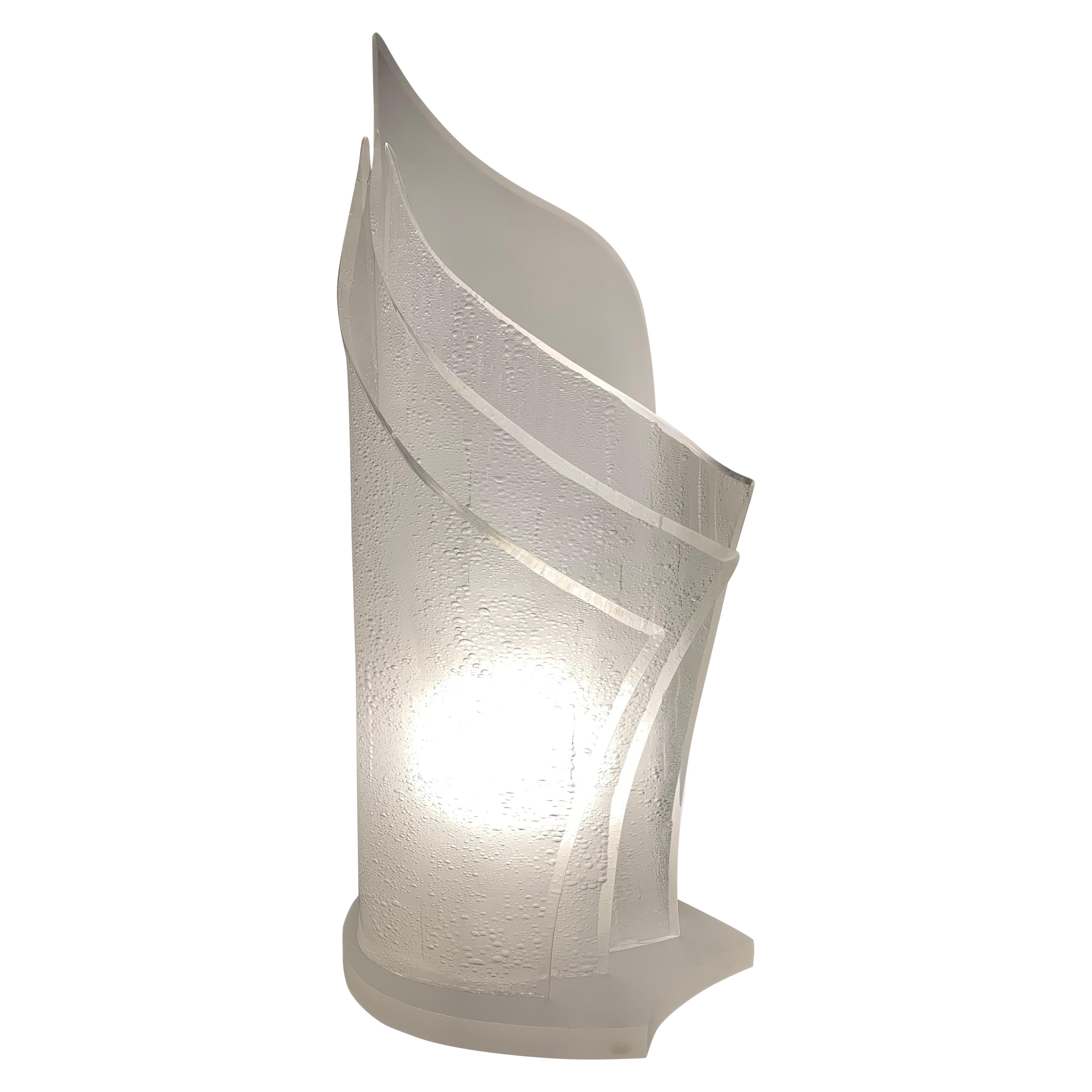 Lampe postmoderne en acrylique par CYB en vente