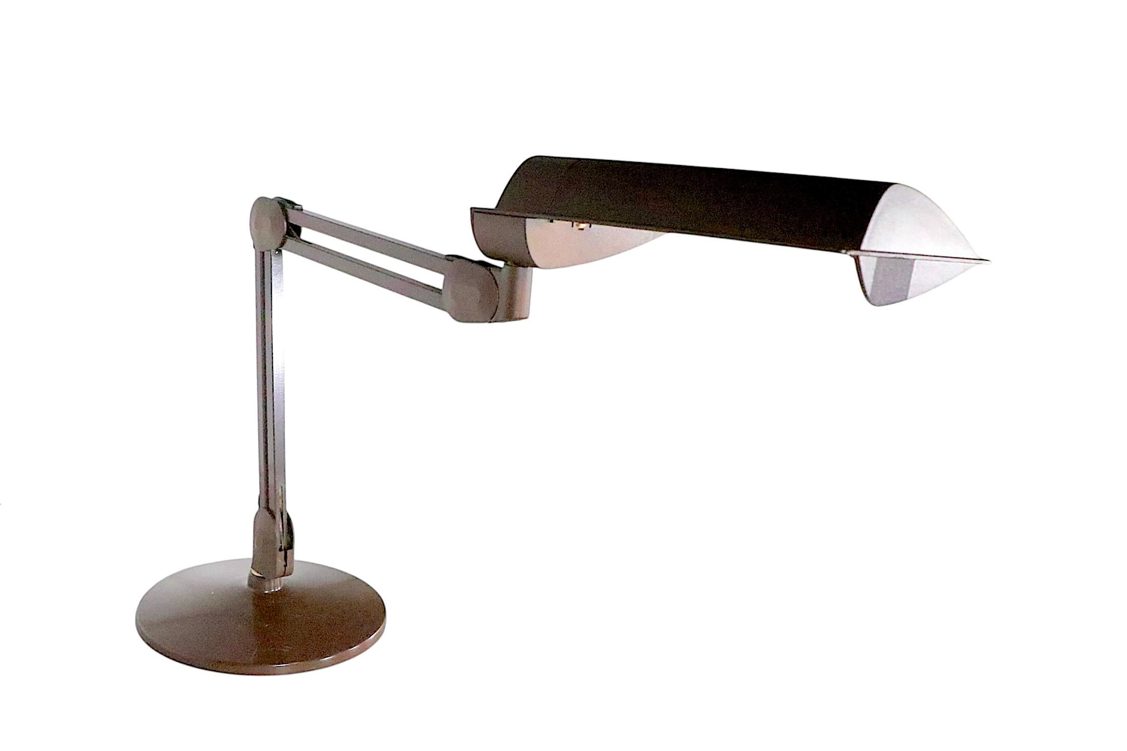 Postmoderne Schreibtischlampe Poise mit verstellbarem Winkel von LUXO um 1970 im Zustand „Gut“ im Angebot in New York, NY