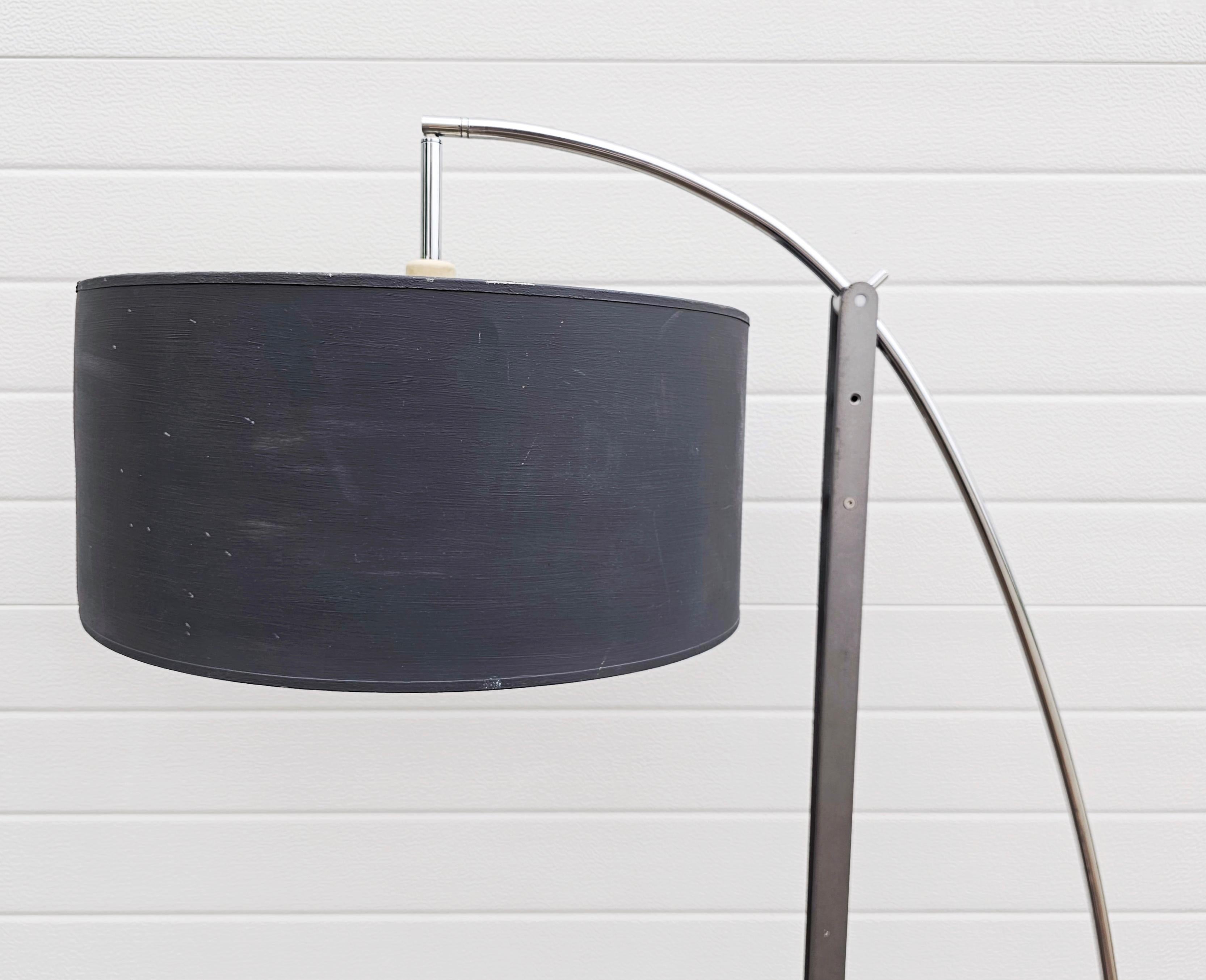 Lámpara de pie posmoderna regulable de Ligne Roset Model Mama en venta 6