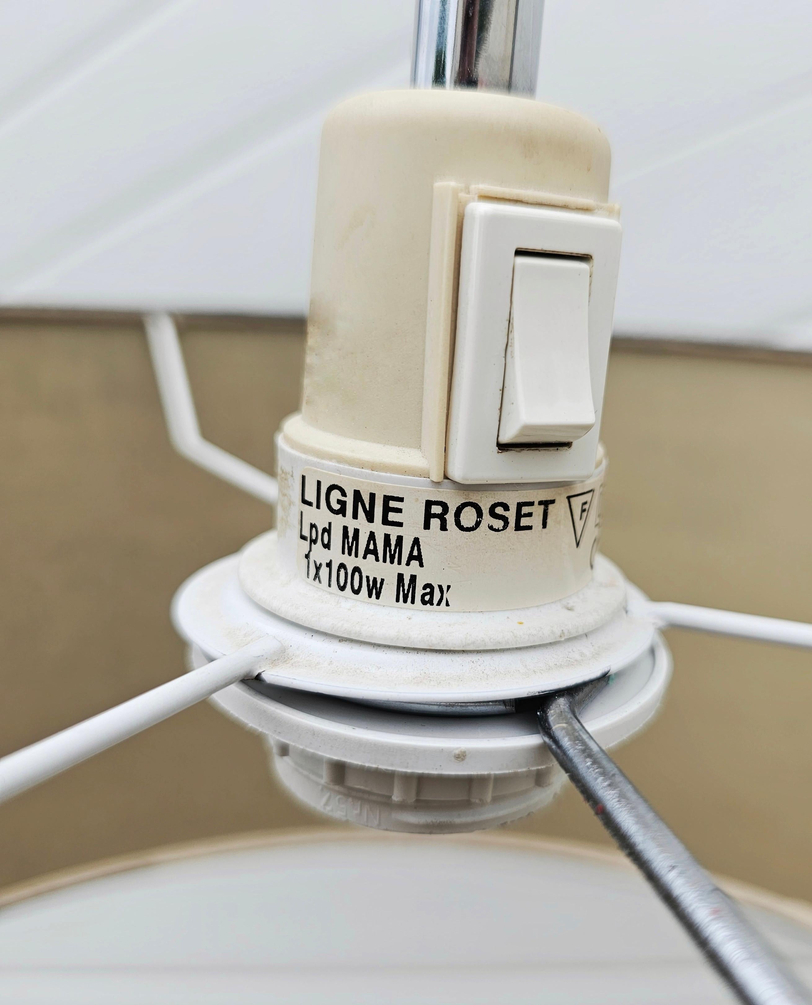 Lámpara de pie posmoderna regulable de Ligne Roset Model Mama en venta 1