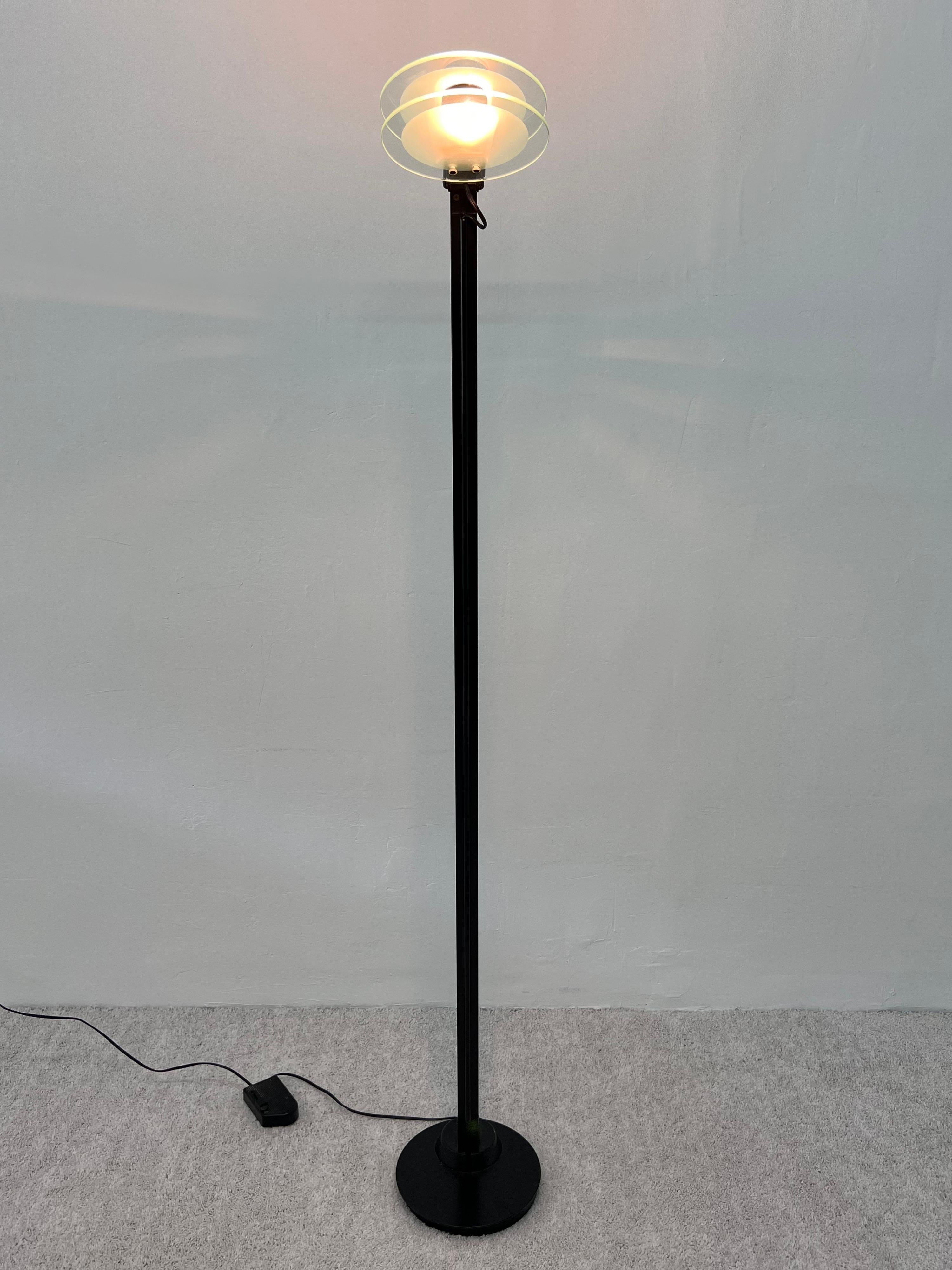 20th Century Postmodern Belux Adjustable Head Floor Lamp with Double Glass Pane Diffuser For Sale