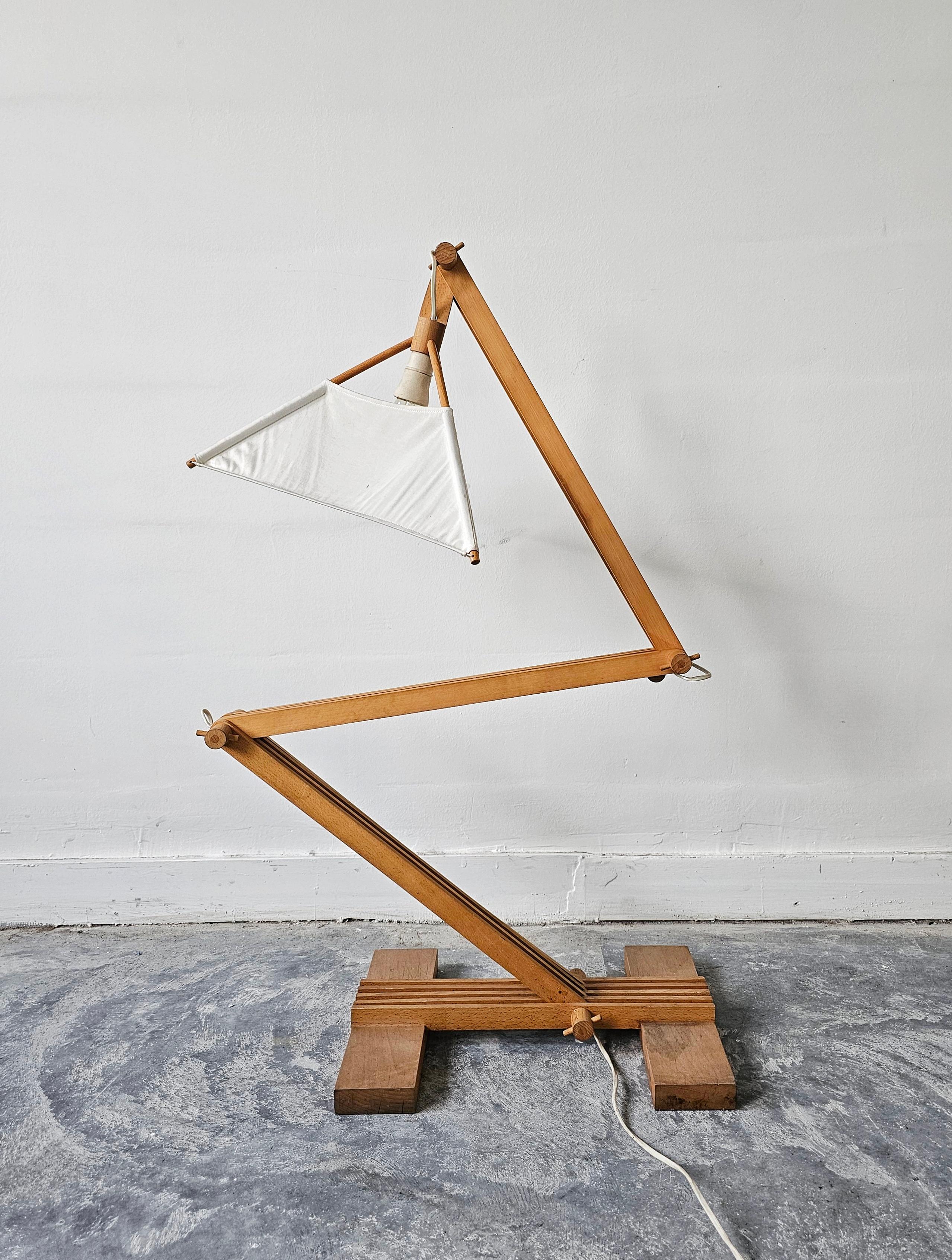 Postmodern Adjustable Zig-Zag Floor Lamp done in solid Beech In Good Condition In Beograd, RS