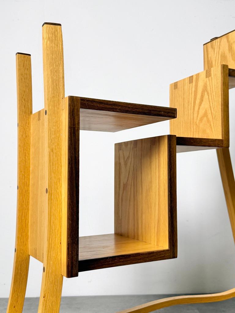 Postmodernes amerikanisches Studio Craft Skulpturales Wood Display Konsolenregal 1990er Jahre im Angebot 2