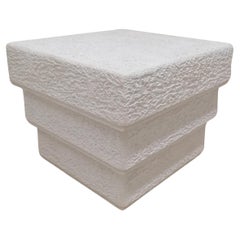Postmoderner amerikanischer Beistell- oder Couchtisch aus strukturiertem Gips/ Beton, 1980er Jahre