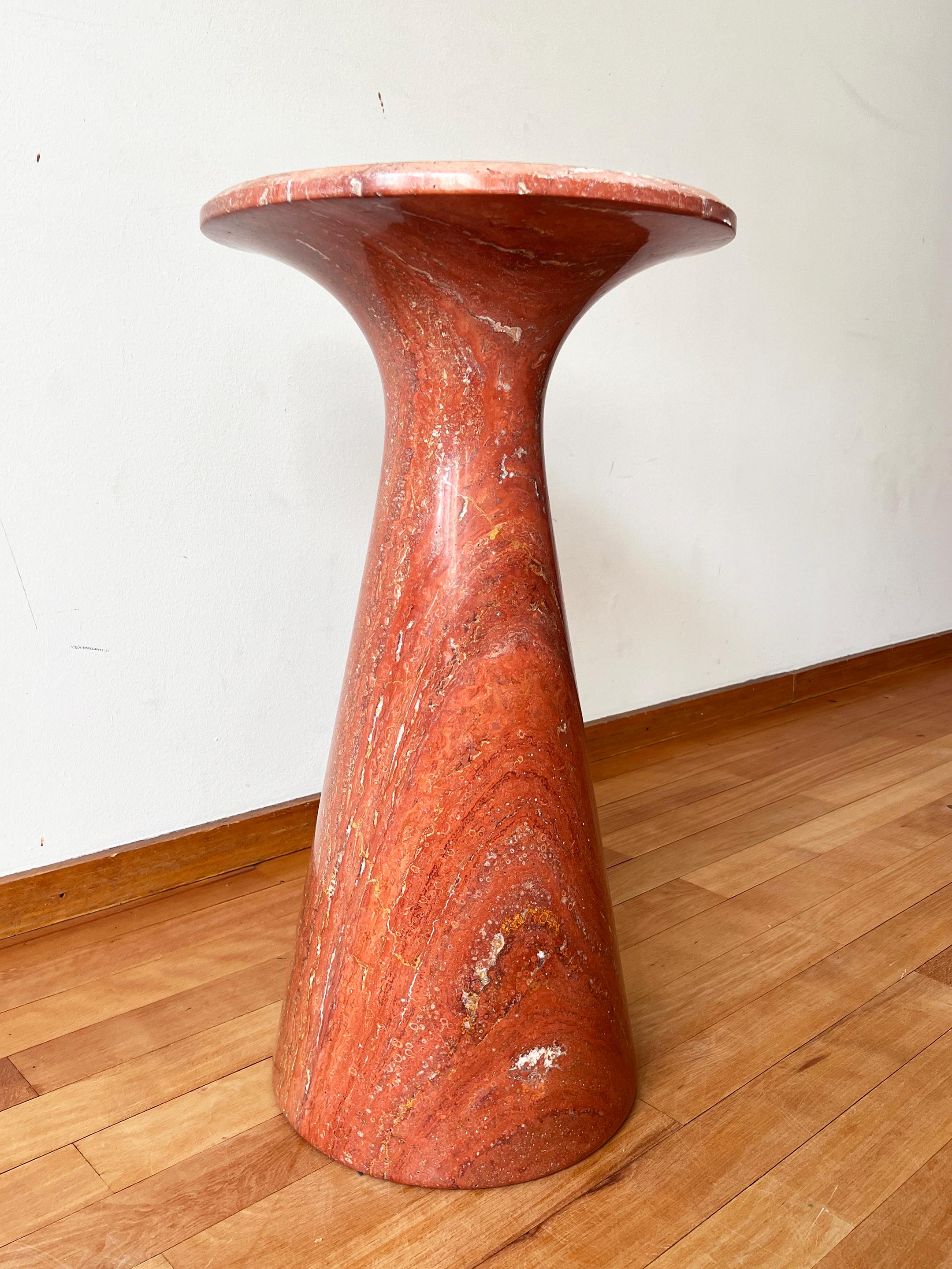 Postmodern Angelo Mangiarotti Travertine Salmon Dining Table w/ Pedestal Base In Good Condition For Sale In Basel, BS