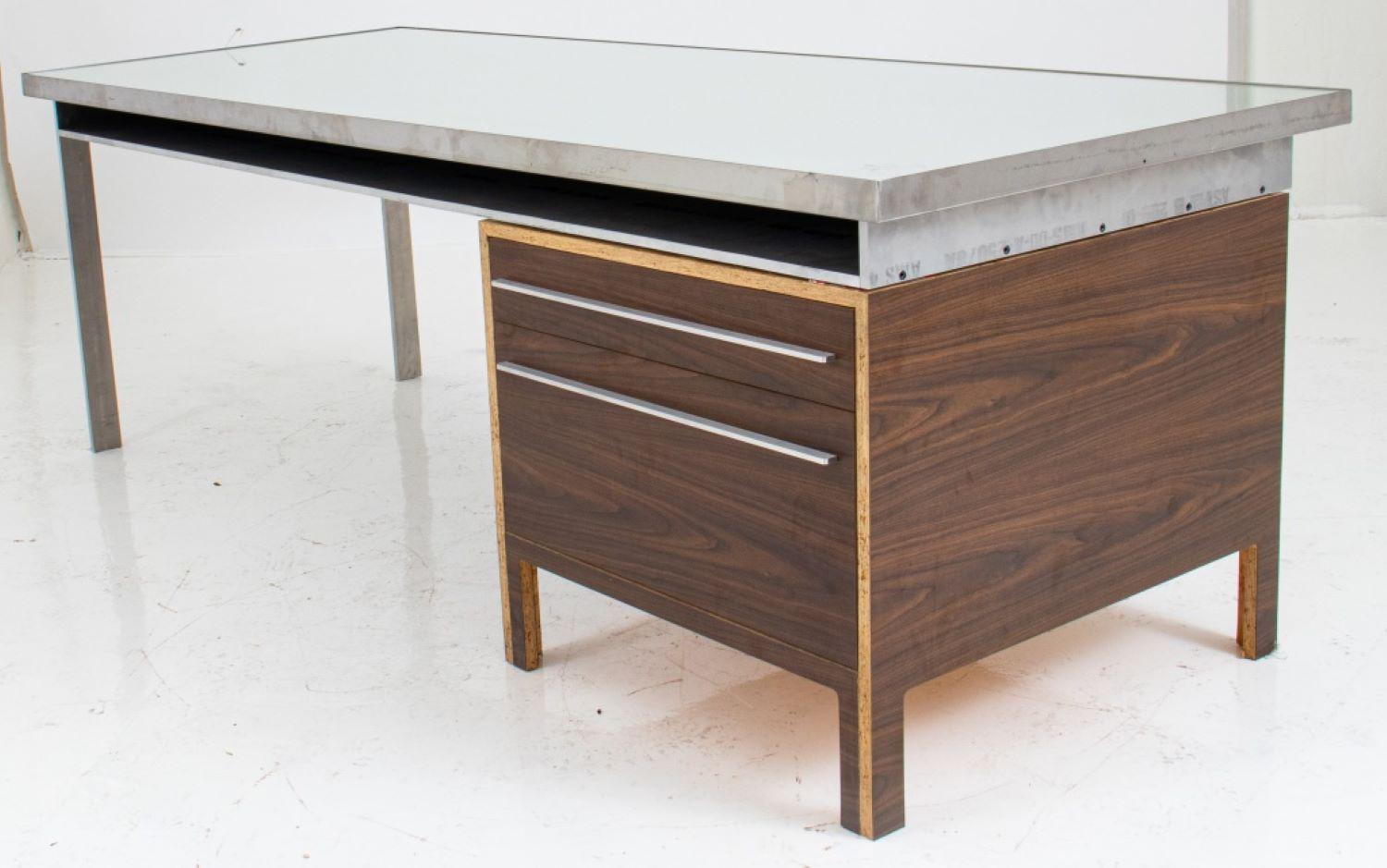 Postmodern Architect-Designed Plywood & Steel Desk In Good Condition In New York, NY