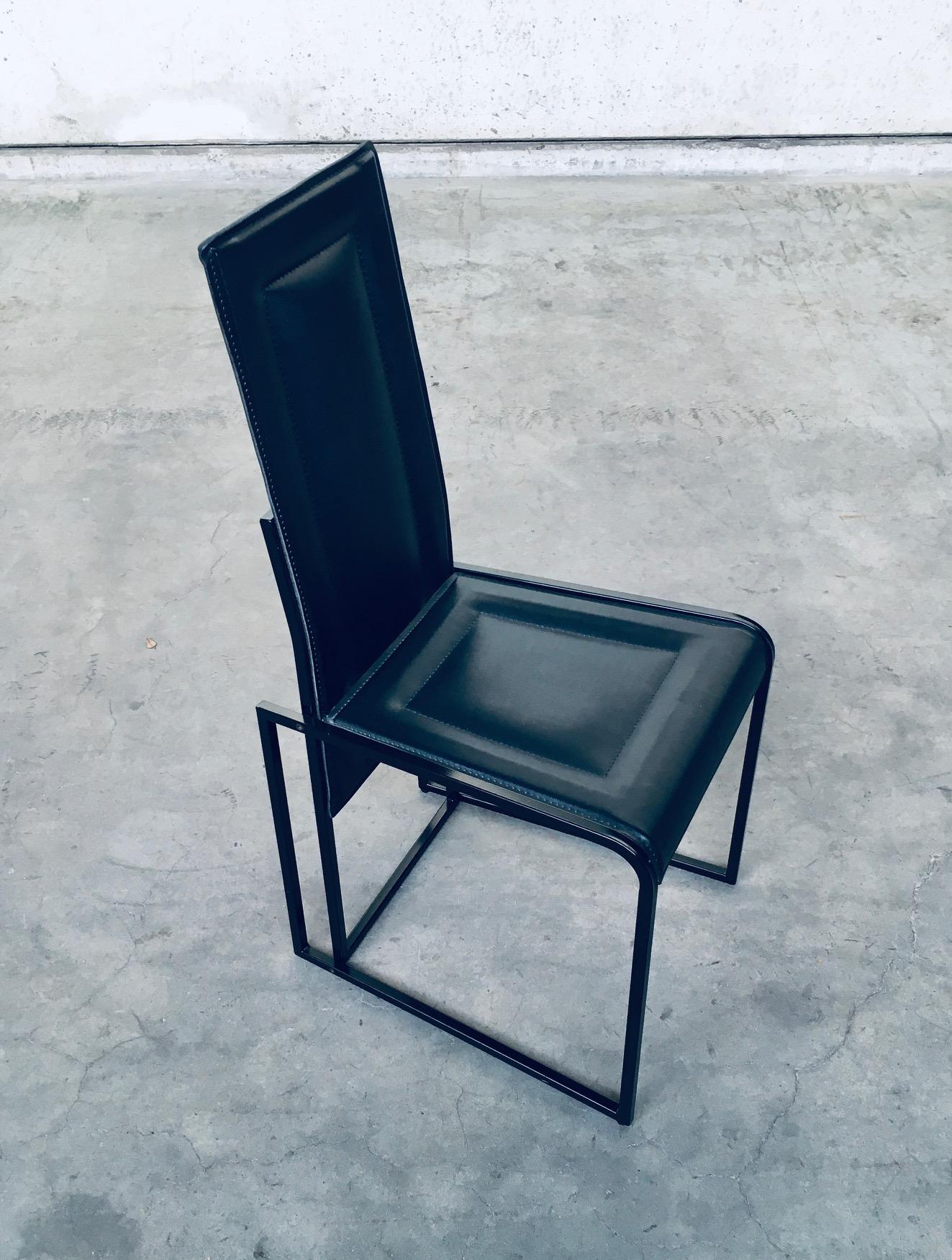 Design/One Postmoderne Ensemble de 10 chaises de salle à manger 1980's Italie en vente 2