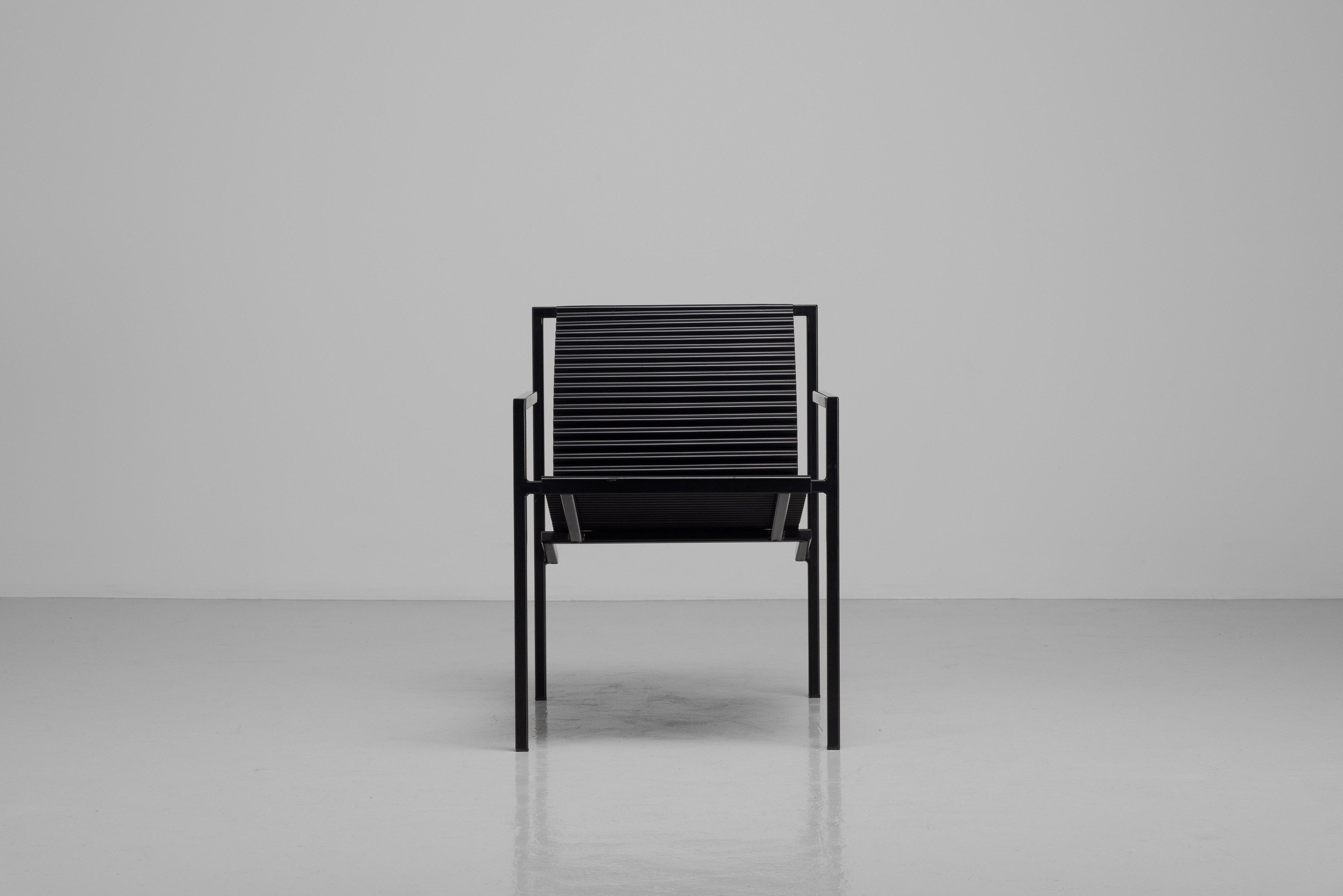 Postmoderner Sessel aus gefaltetem Metall Italien 1980er im Angebot 2