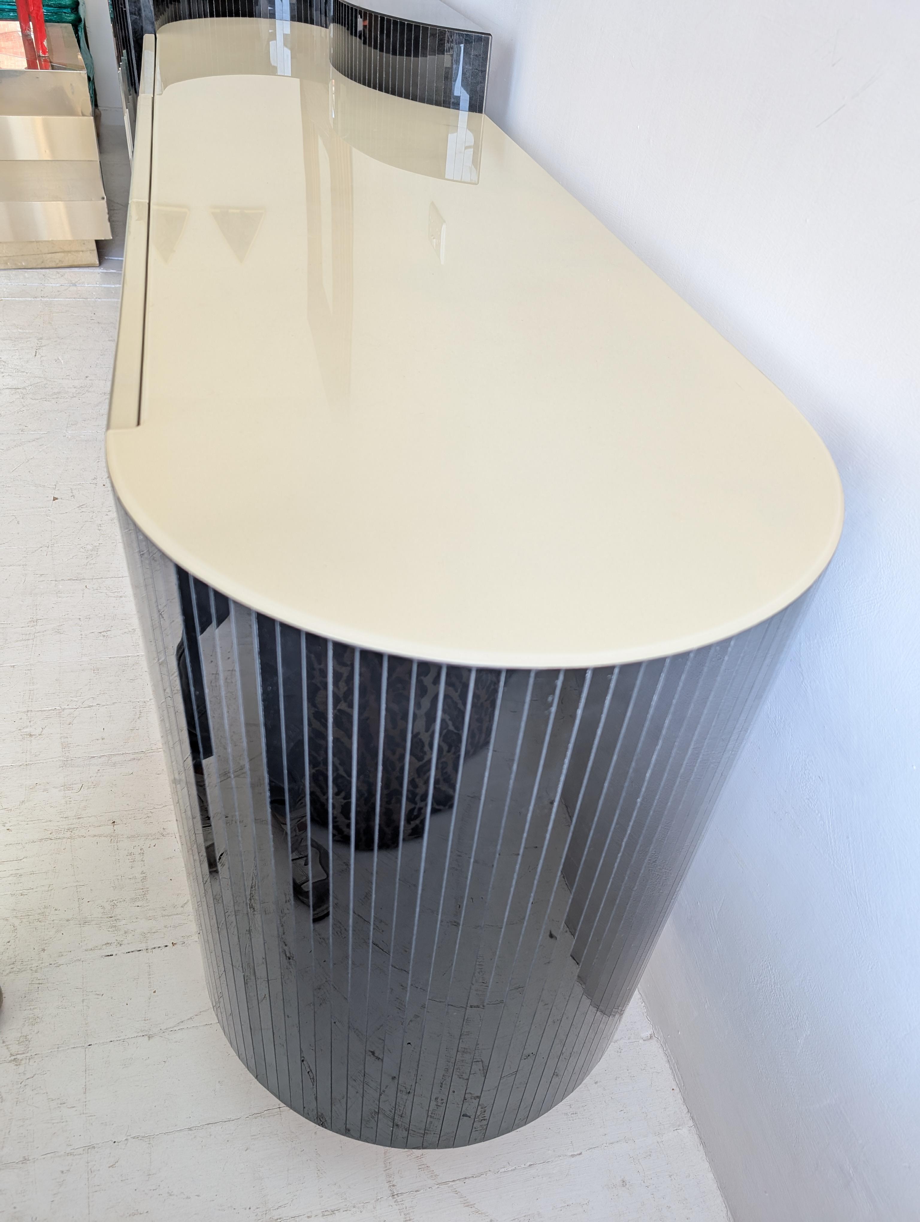 Credenza postmoderna art deco revival con estremità curve in stile Karl Springer, USA anni '80 in vendita 7
