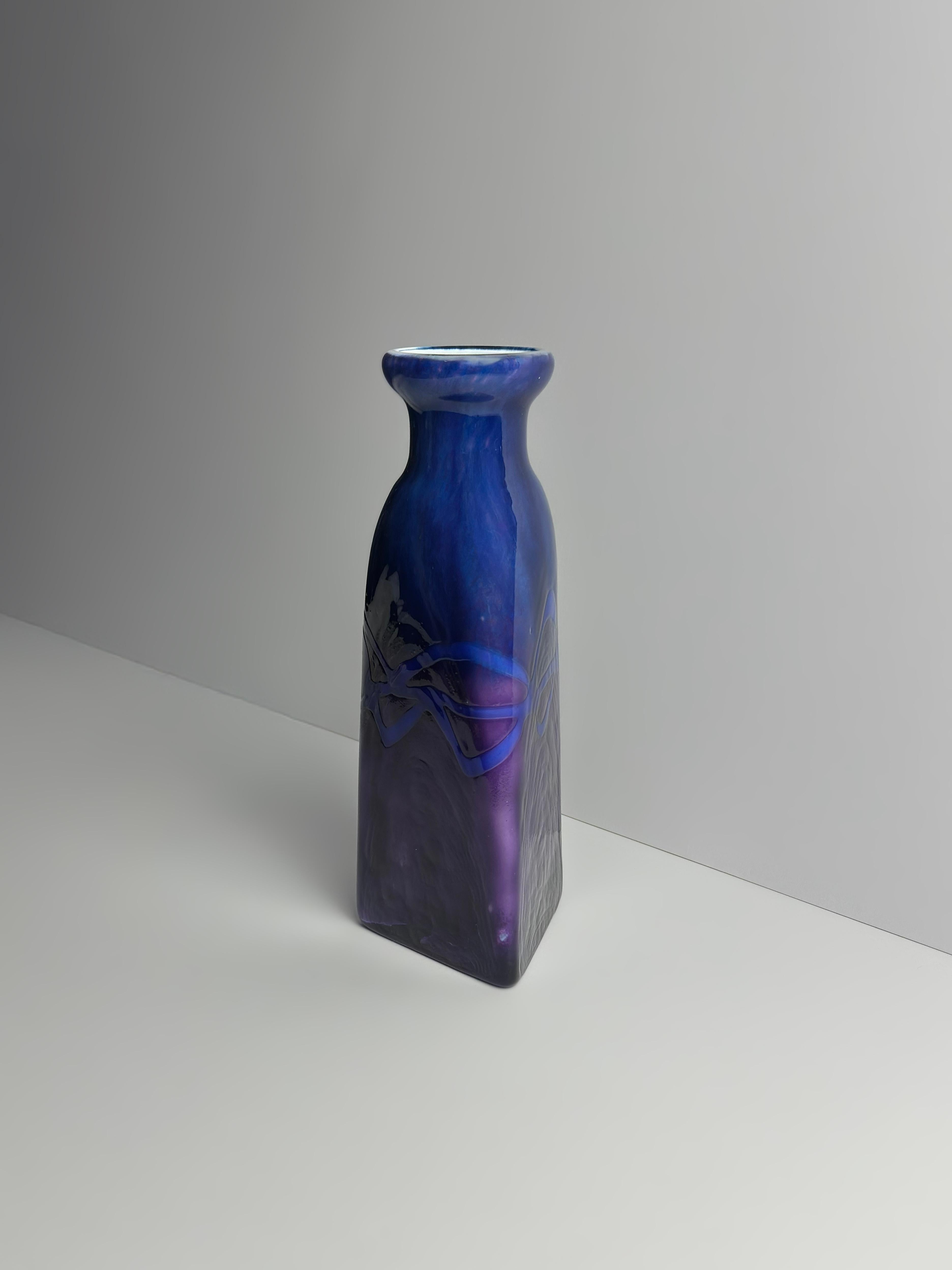 Postmoderno Vaso in vetro artistico postmoderno di Colin Terris per Caithness, Scotland, anni '90 in vendita