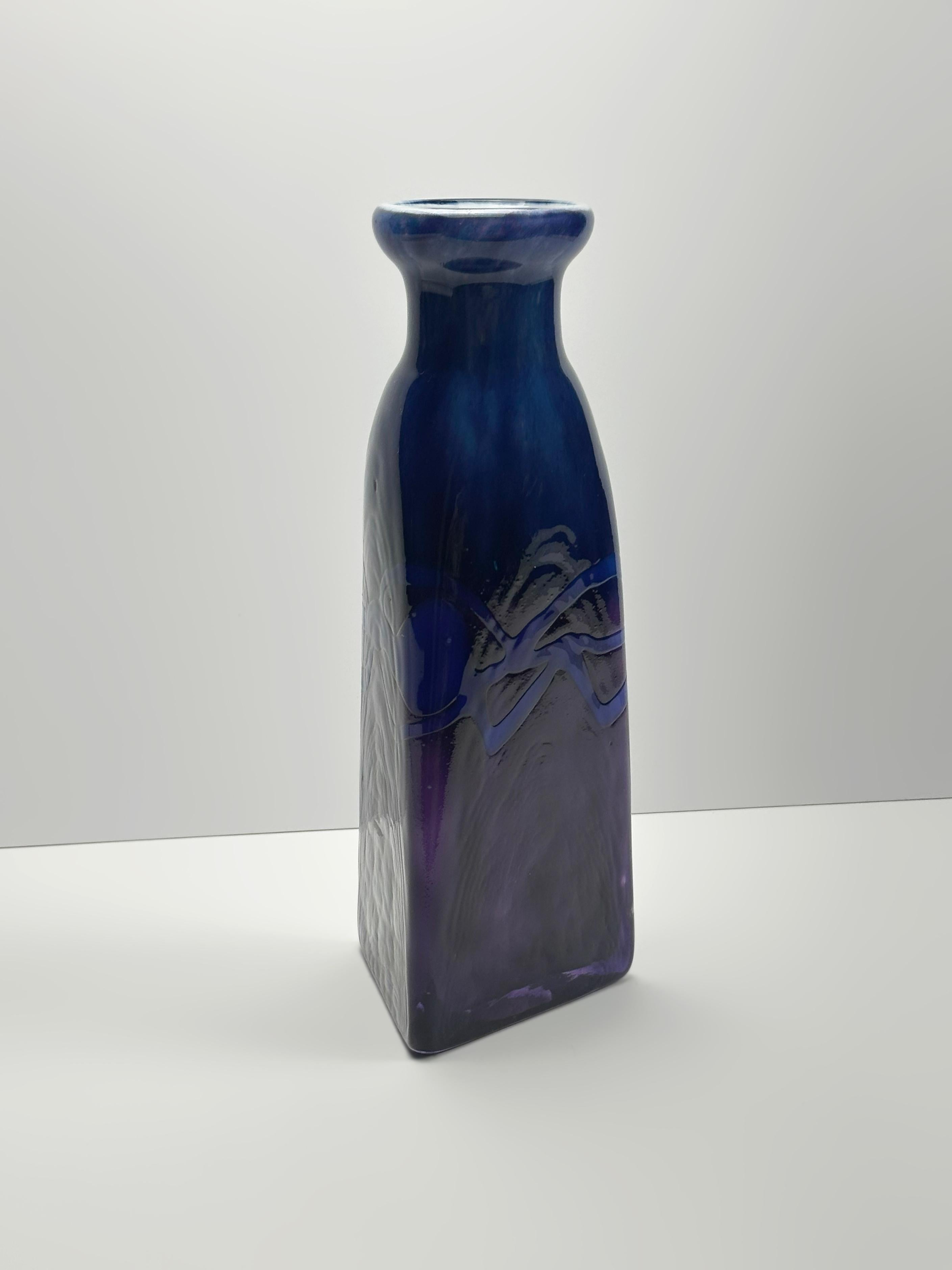 Vaso in vetro artistico postmoderno di Colin Terris per Caithness, Scotland, anni '90 In condizioni buone in vendita a Glasgow, GB