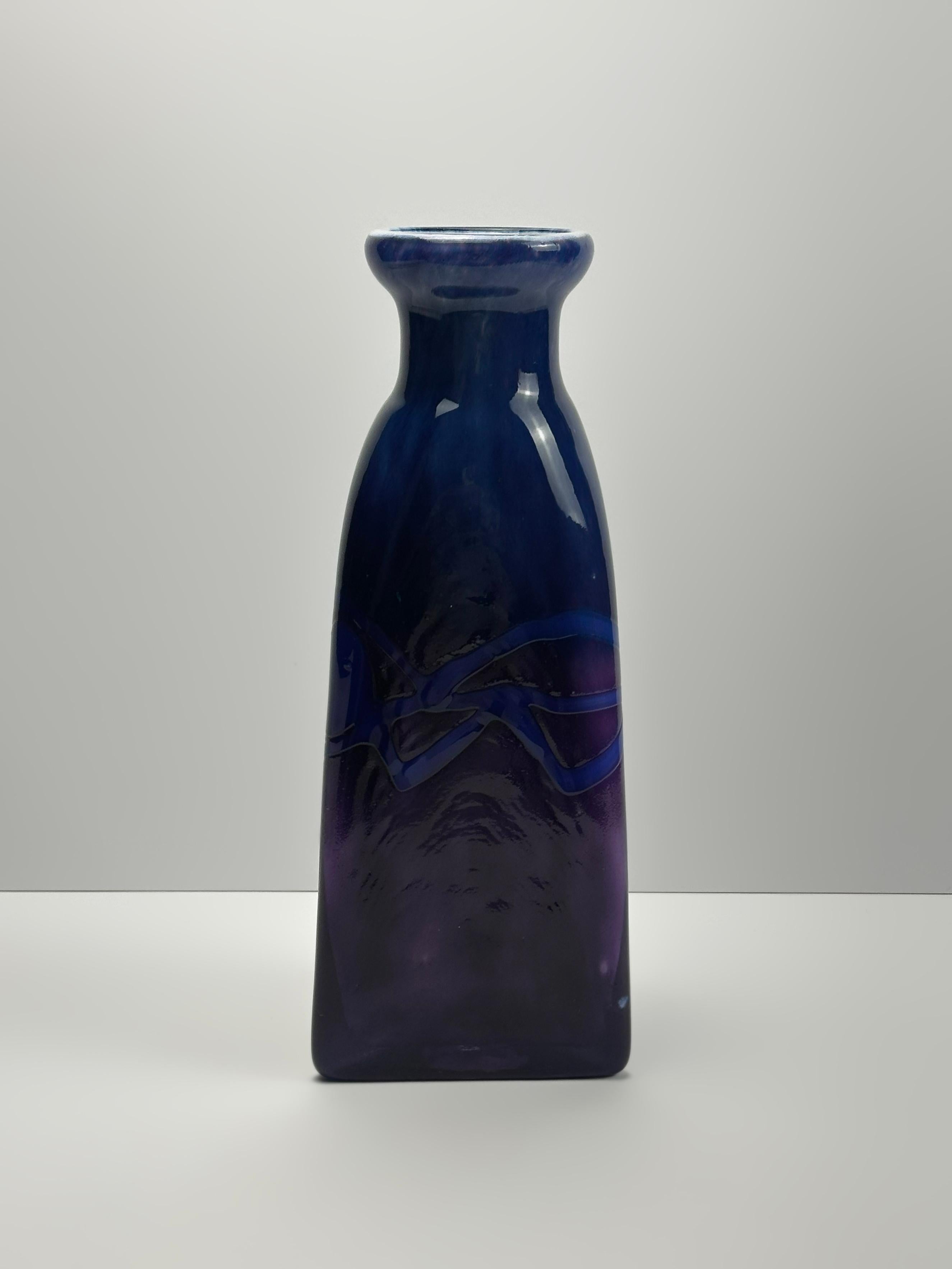 Vetro artistico Vaso in vetro artistico postmoderno di Colin Terris per Caithness, Scotland, anni '90 in vendita