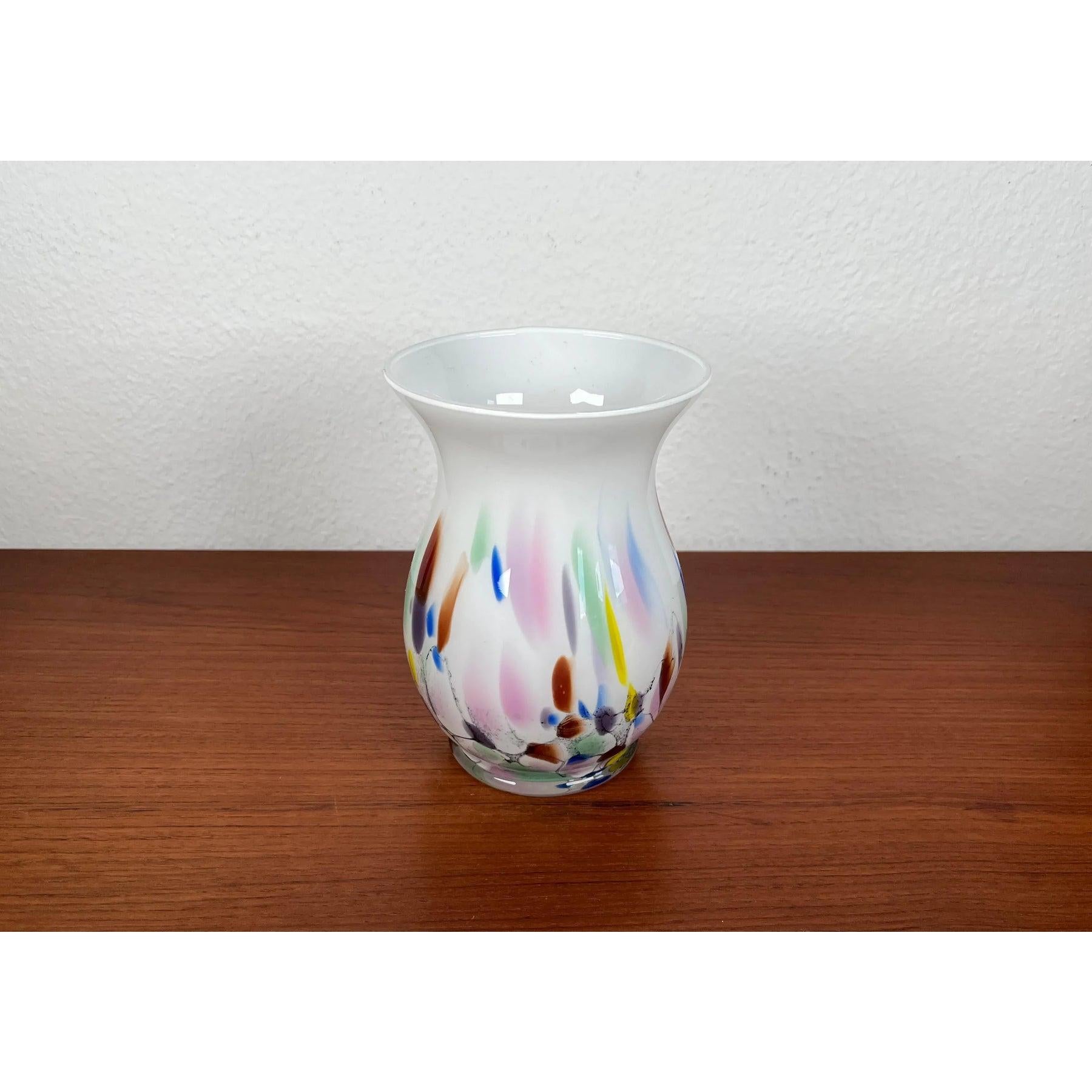 Postmodern Art Glass Vase by Hans Jürgen Richartz for Richartz Art Collection, 1980s, in Very Good conditions. Designed 1980 to 1989 This piece has an attribution mark.

Additional information:
Materials: Glass
Color: Blue
Styles: Postmodern
Country