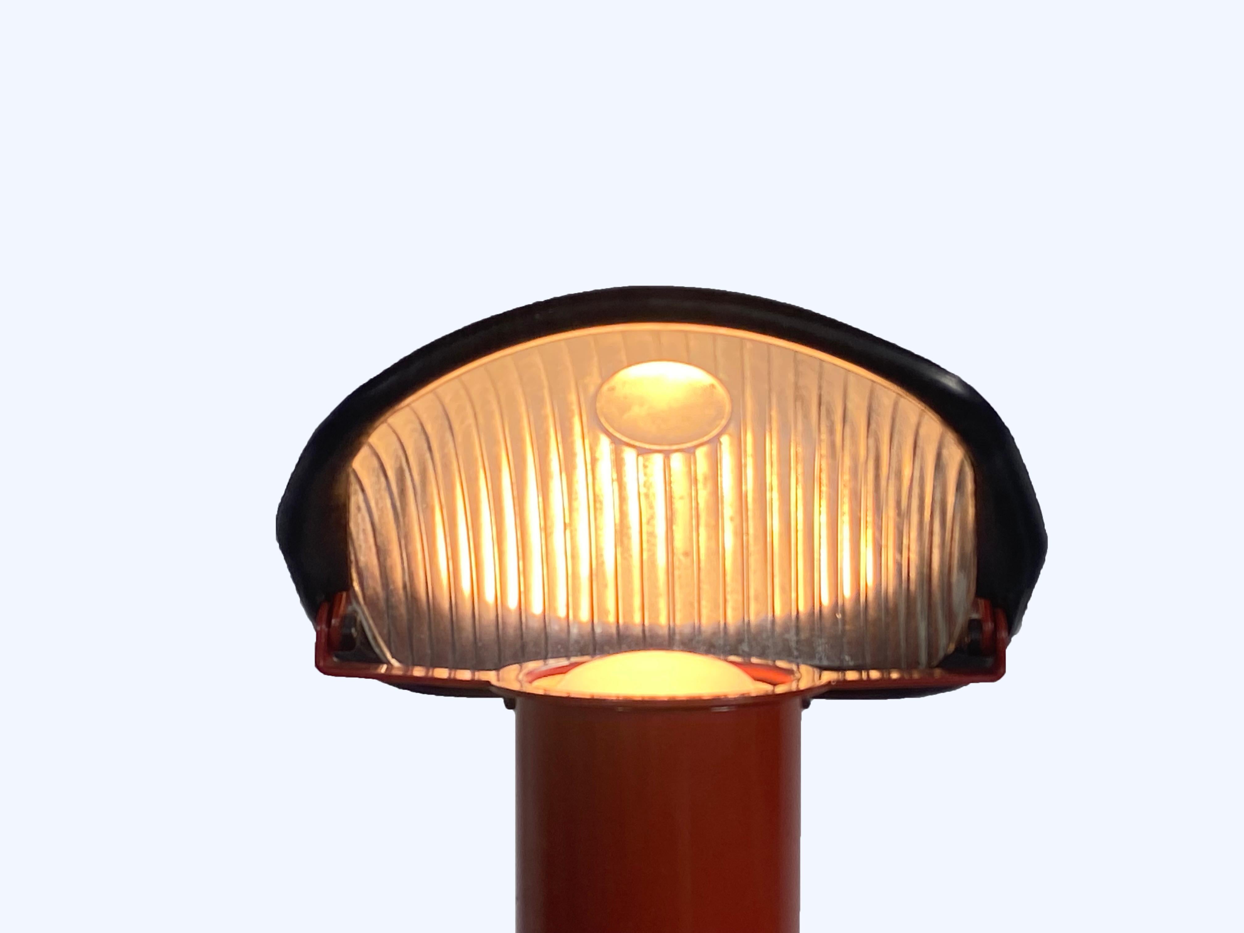 Postmoderne Artemide-Bronze-Lampe, Design Cini Boeri  im Angebot 3