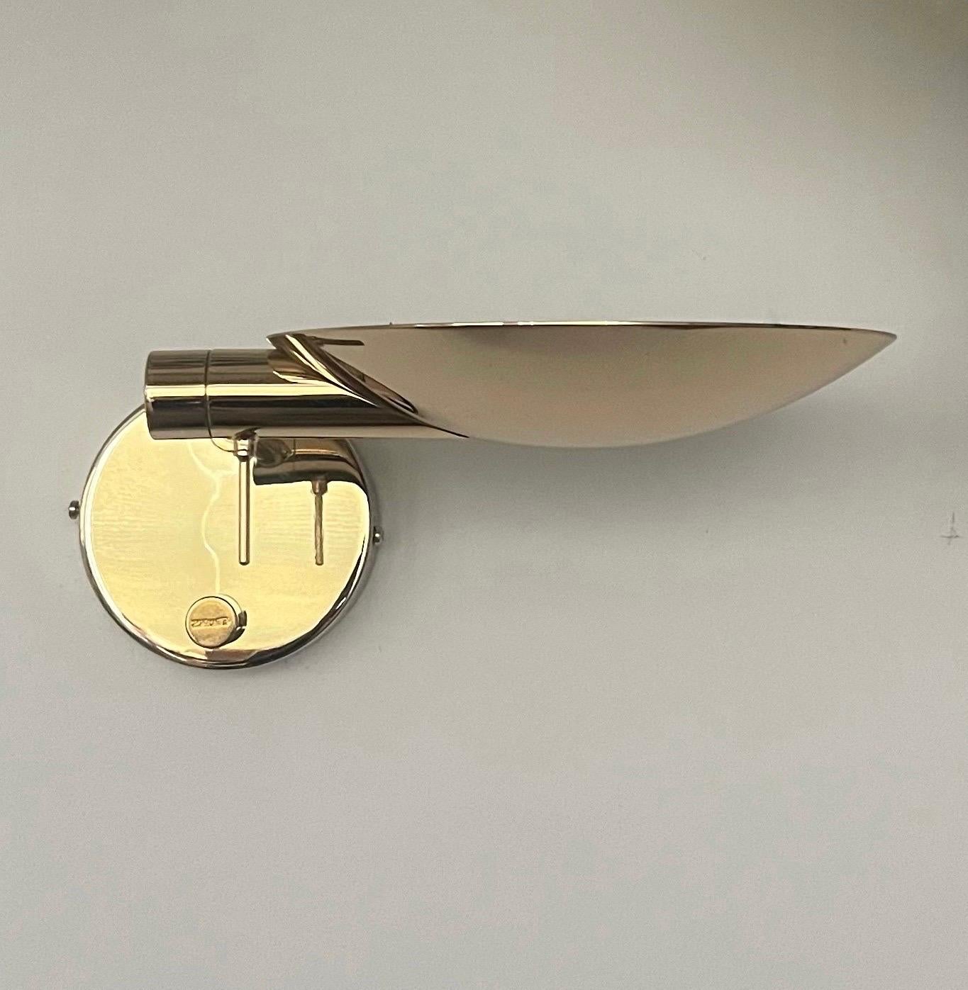 Cool Articulated and Dimmable Postmodern Pair of Gold Wall Sconces by Leonardo Marelli for Estiluz. Model: A-1060 Gold.
These fixtures were designed and manufactured in Barcelona (Spain) by Estiluz during 1980s. 
The name of the manufacturer