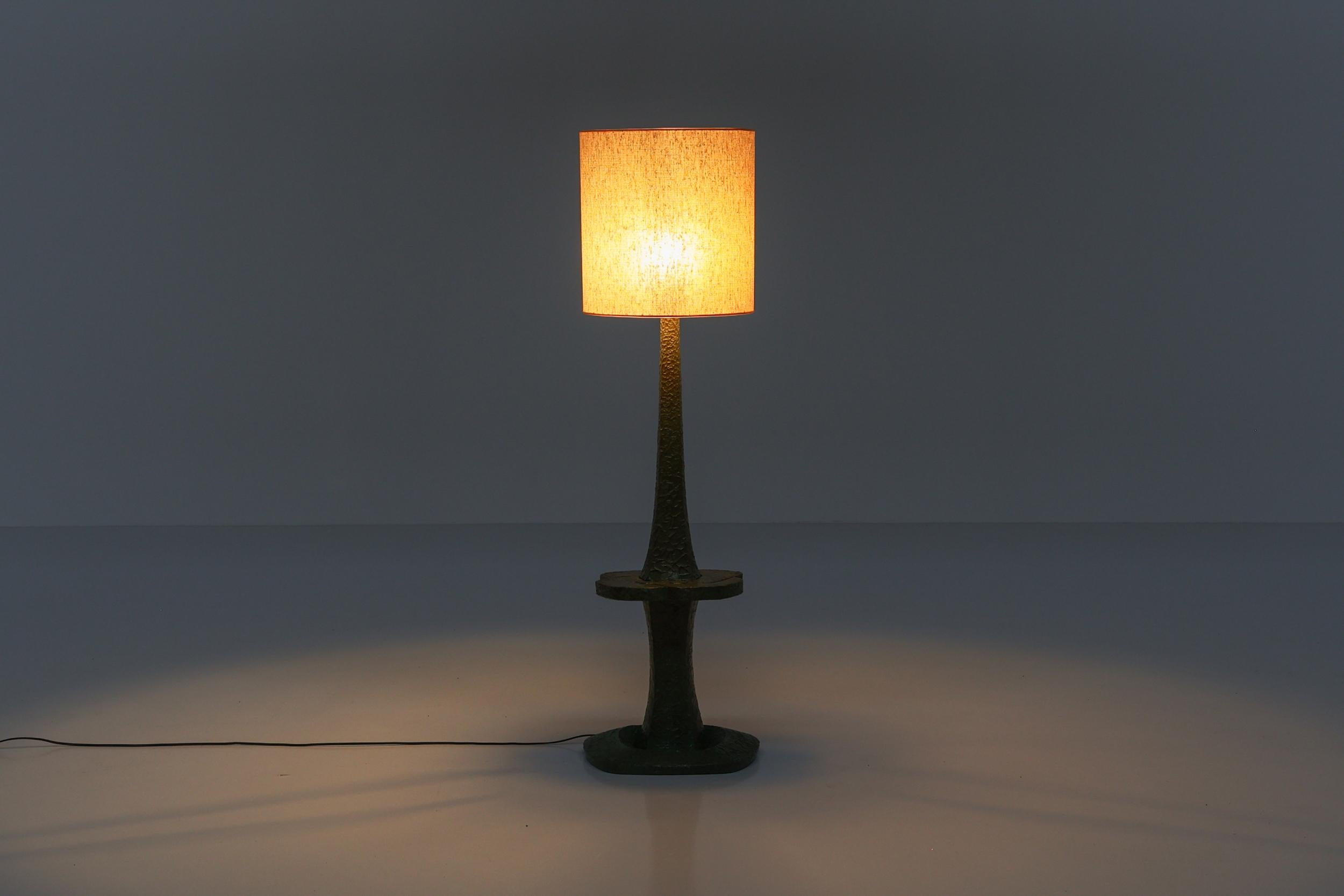 Post-modern; Italy; Mid-Century Modern; Wabi-Sabi; Oriental; Memphis; Organic modern; Floor lamp; Light design; 

Postmodern floor lamp made as a special commission by an Italian artist in the 1950s. With oriental influences, this eclectic piece