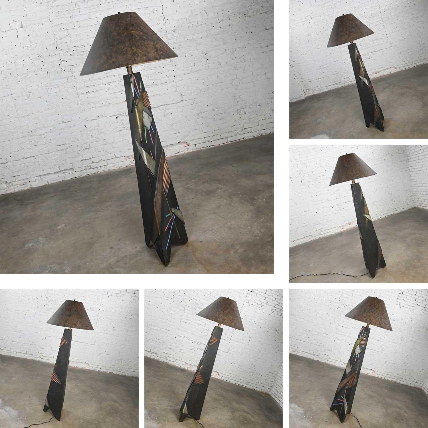 Postmodern Artmaster Studios Geometric Triangular Painted Plaster Floor Lamp For Sale 2