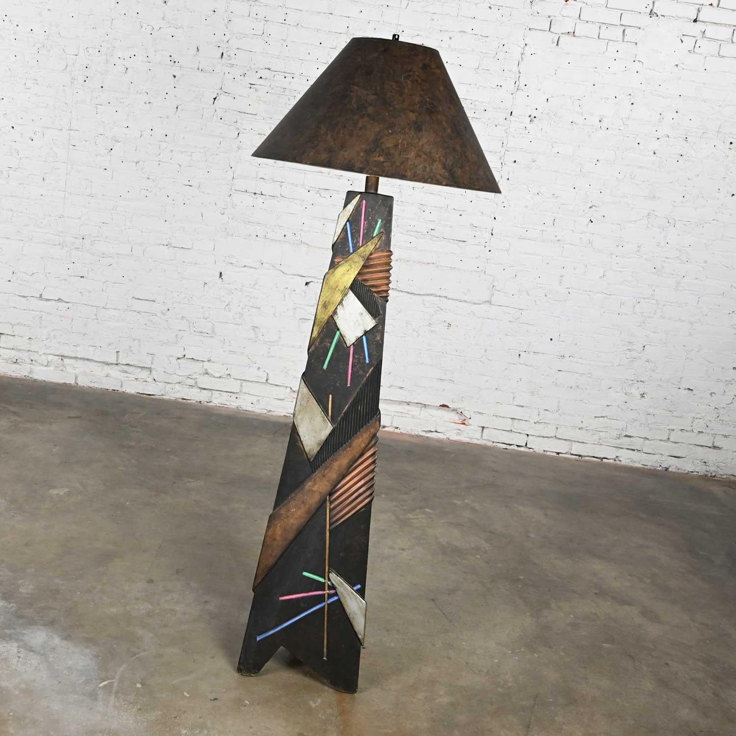 20th Century Postmodern Artmaster Studios Geometric Triangular Painted Plaster Floor Lamp For Sale