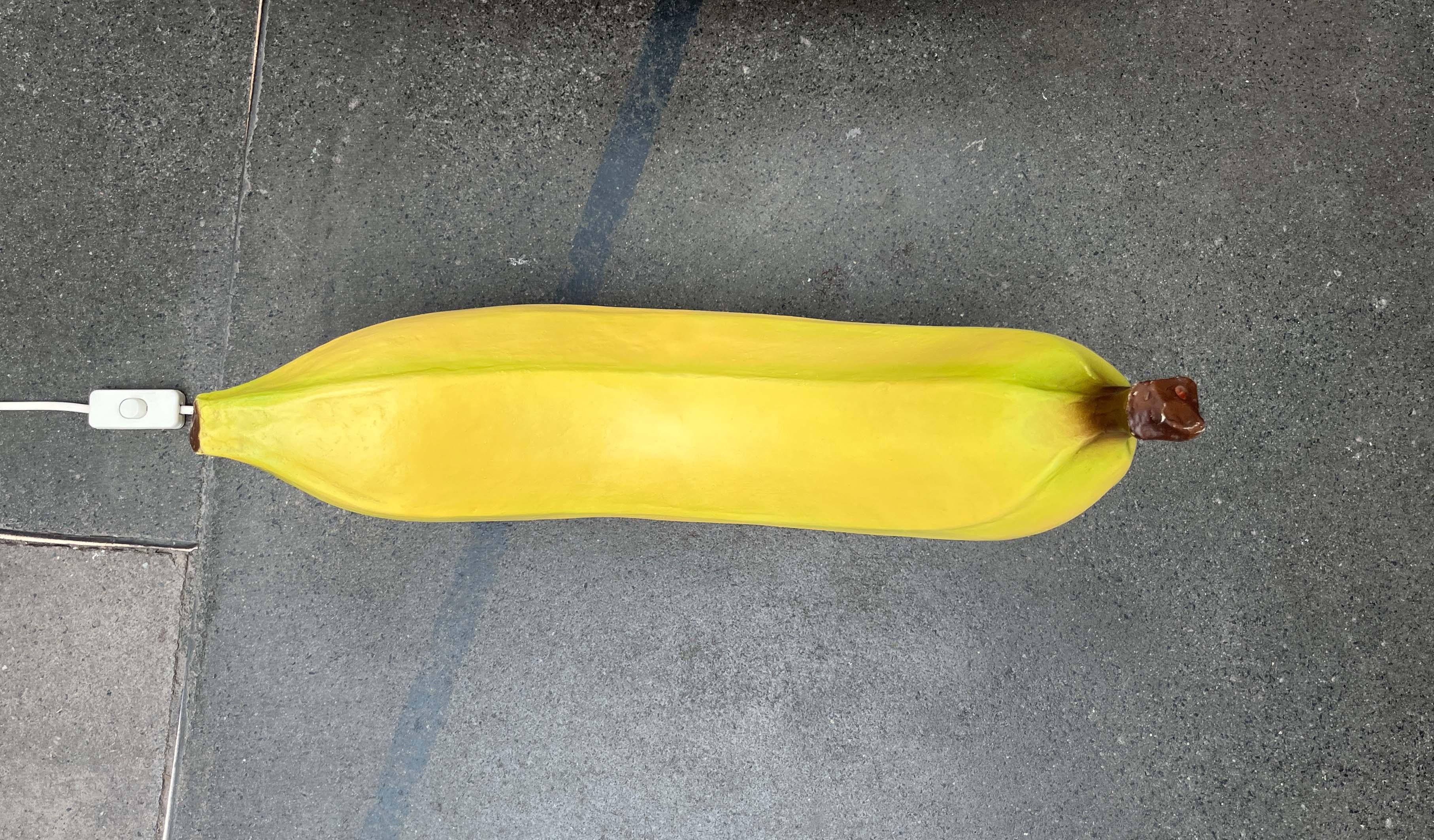 Lámpara de pie Postmoderna Banana de Heico, años 80 en venta 4