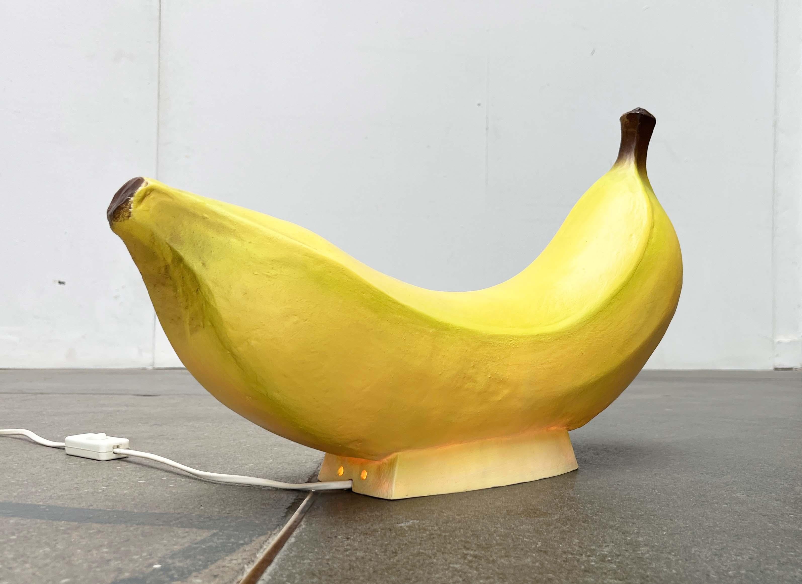 Lámpara de pie Postmoderna Banana de Heico, años 80 en venta 10