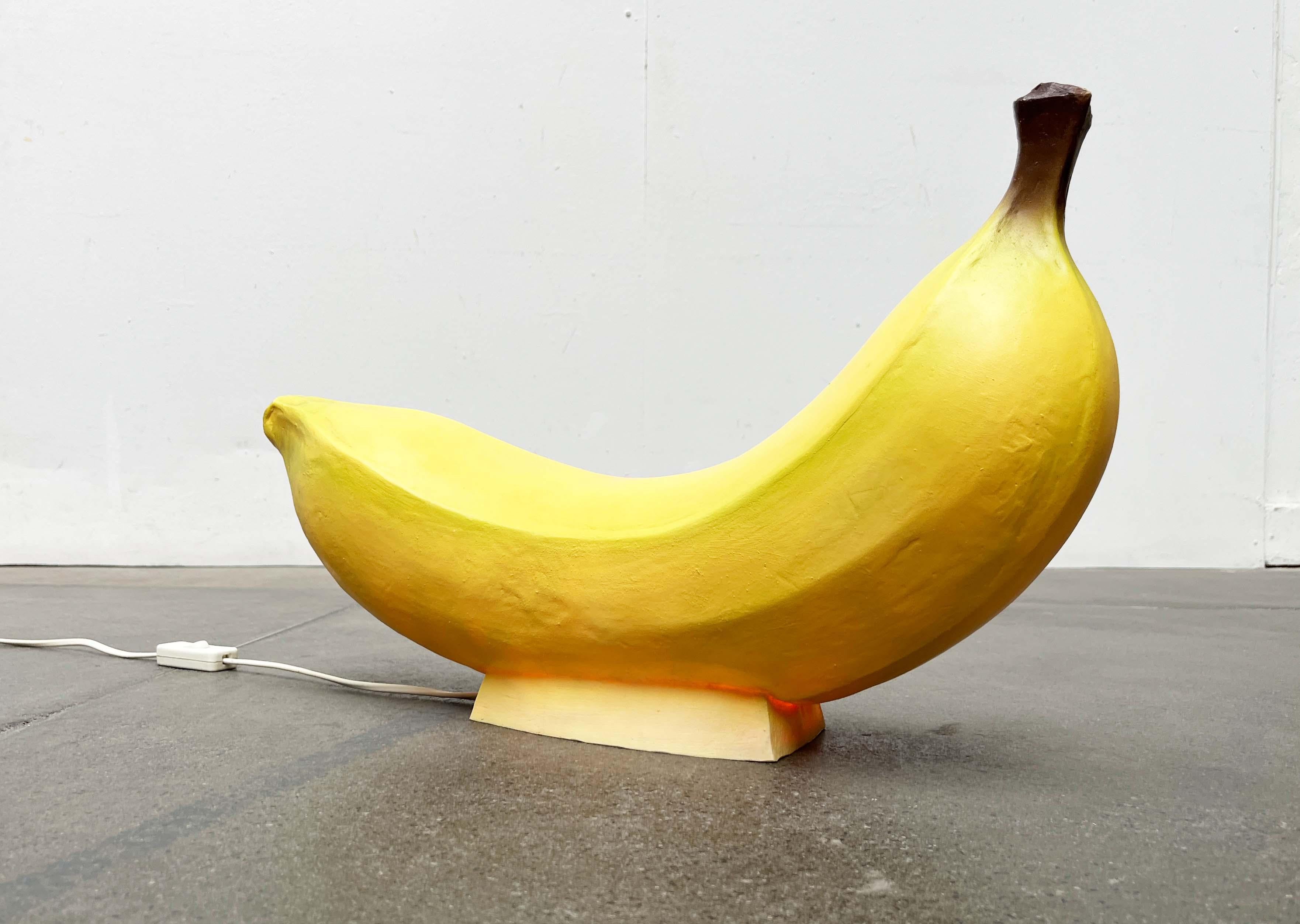 Lámpara de pie Postmoderna Banana de Heico, años 80 en Bueno estado para la venta en Hamburg, DE
