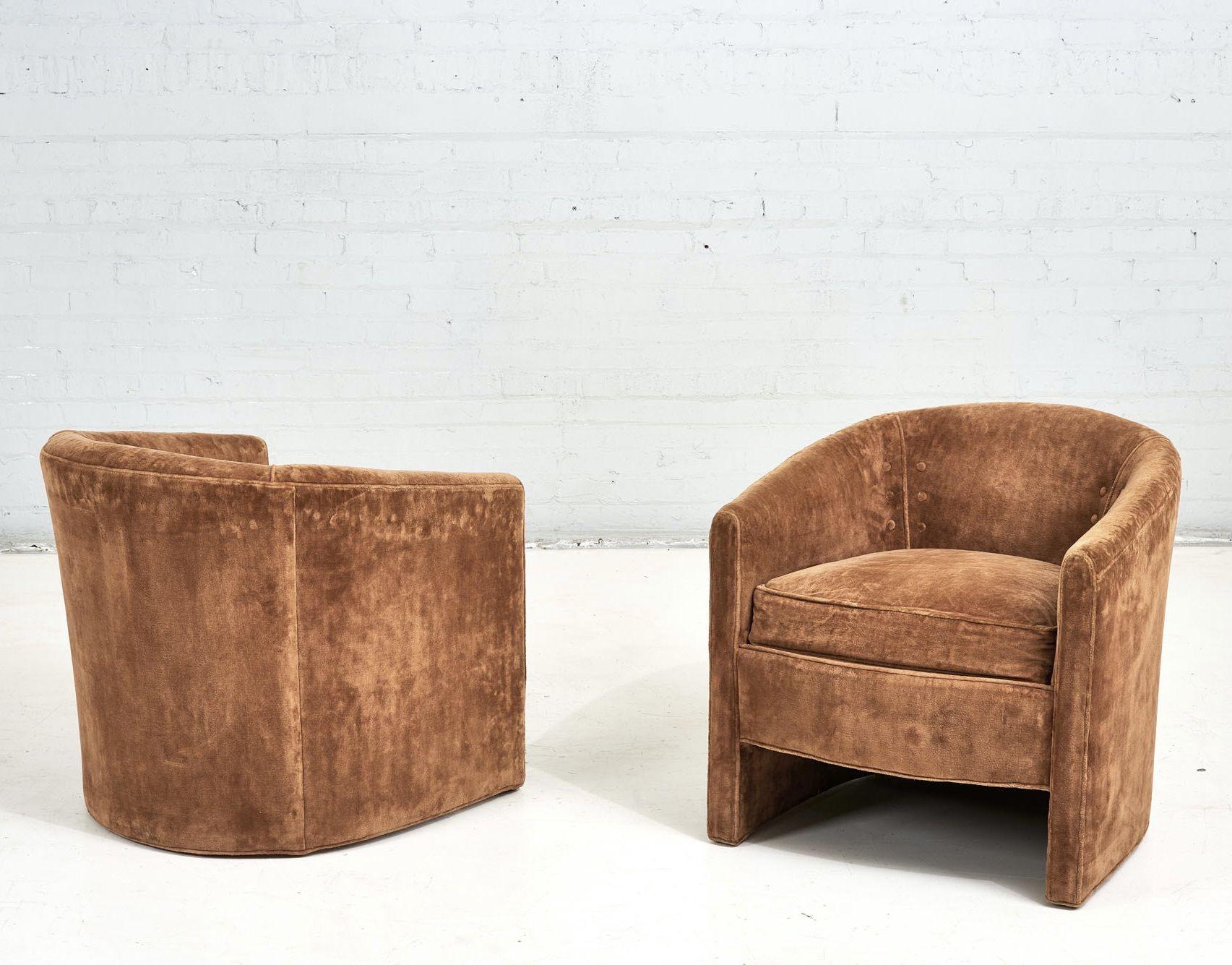 Postmodern pair of barrel back lounge chairs in brown velvet, 1980. Original upholstery.