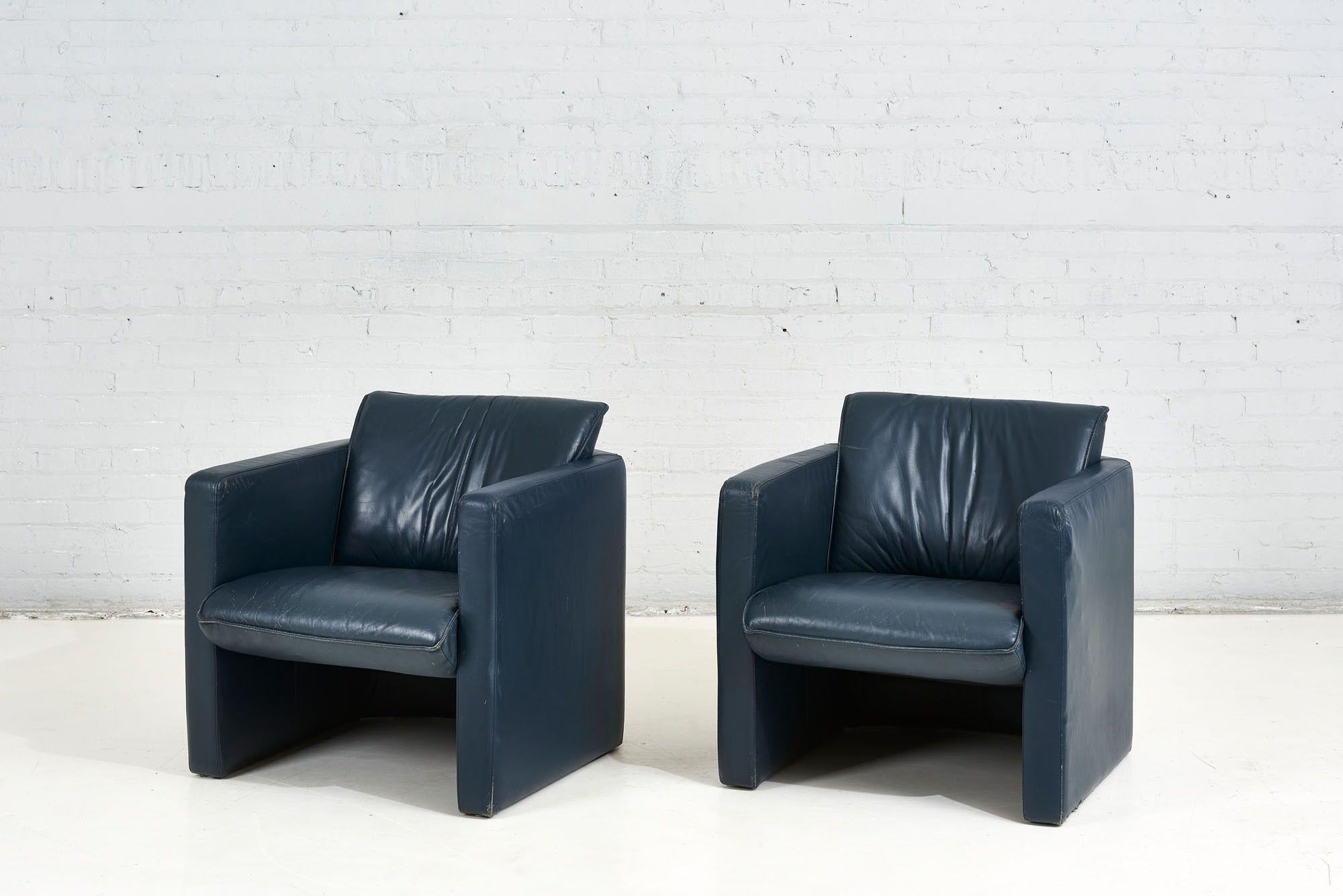 American Post Modern Barrel Leather Chairs by Leolux, 1970 For Sale