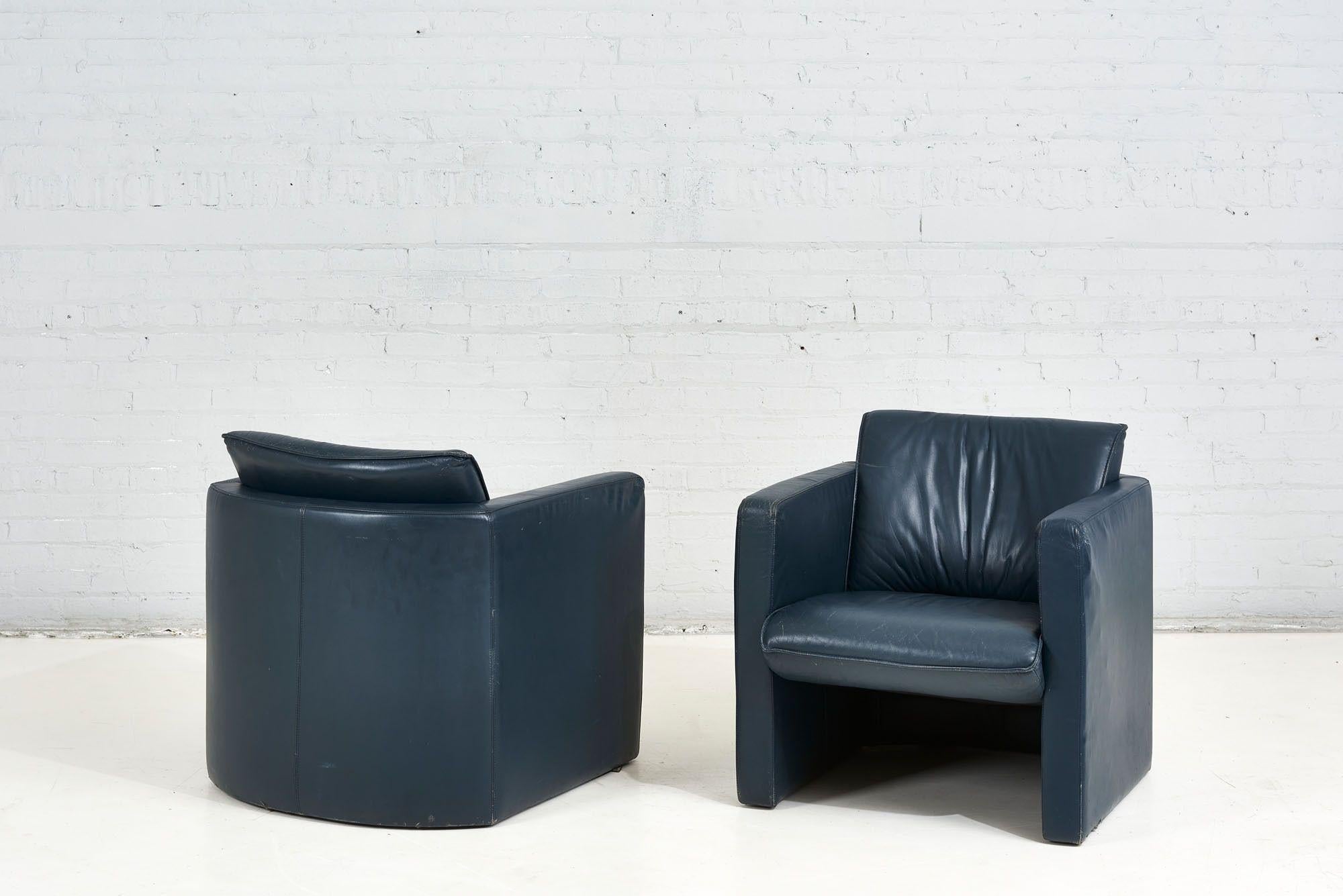 Late 20th Century Post Modern Barrel Leather Chairs by Leolux, 1970 For Sale