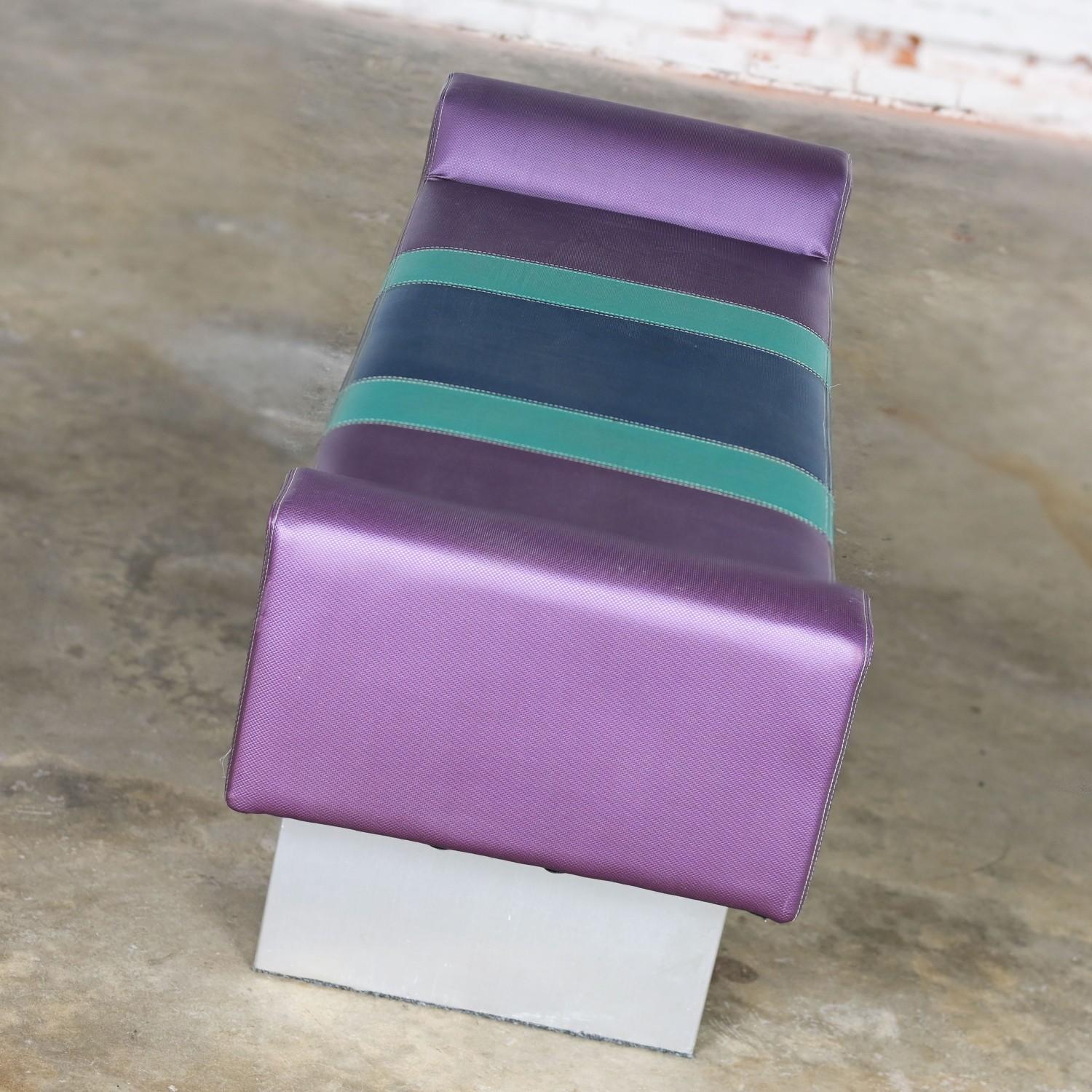Postmodern Bench Purple Vinyl & Brushed Aluminum Base after the Memphis Group For Sale 6
