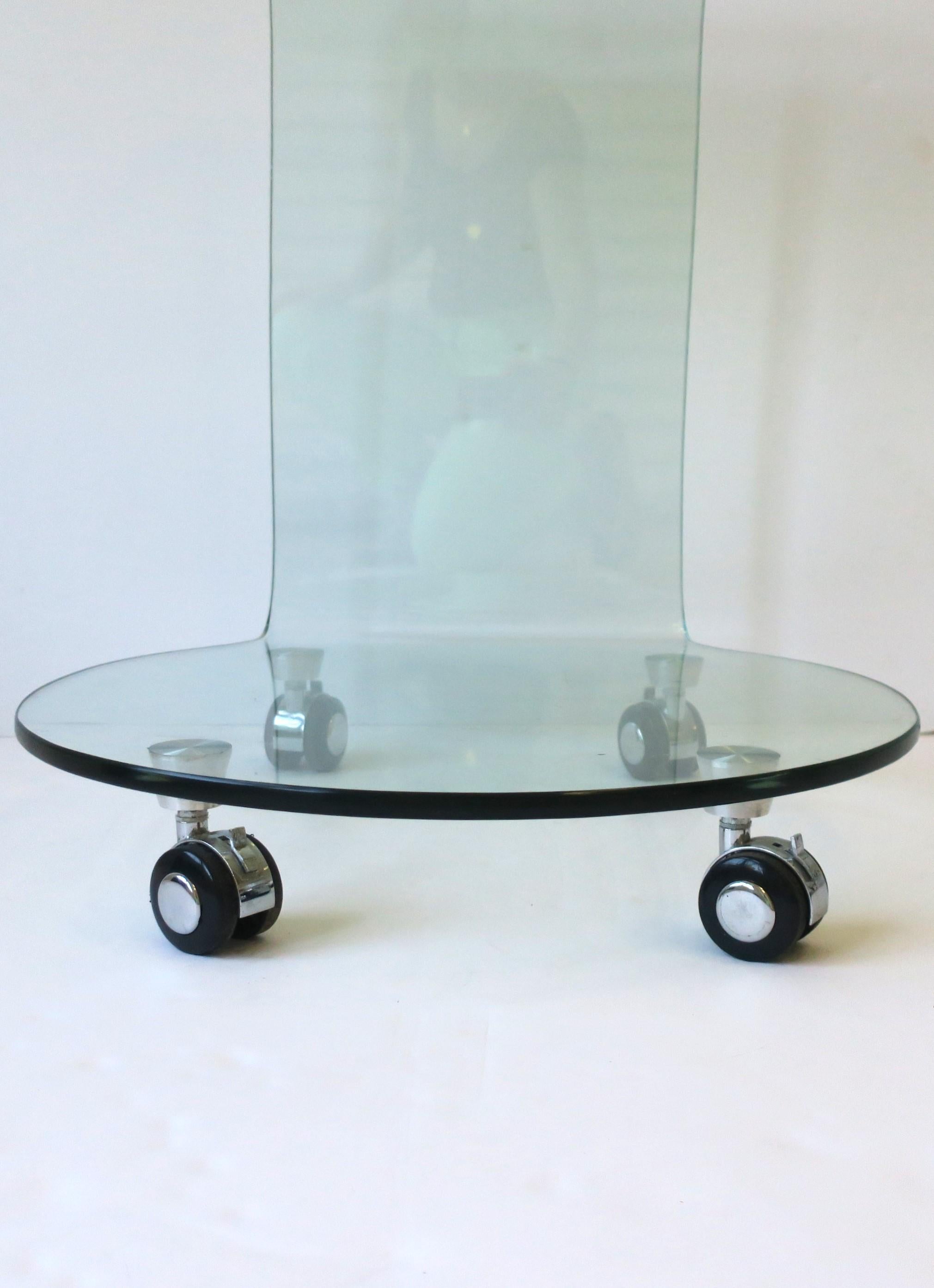 Postmodern Bent Glass Side or End Table in the Style of Fiam For Sale 6