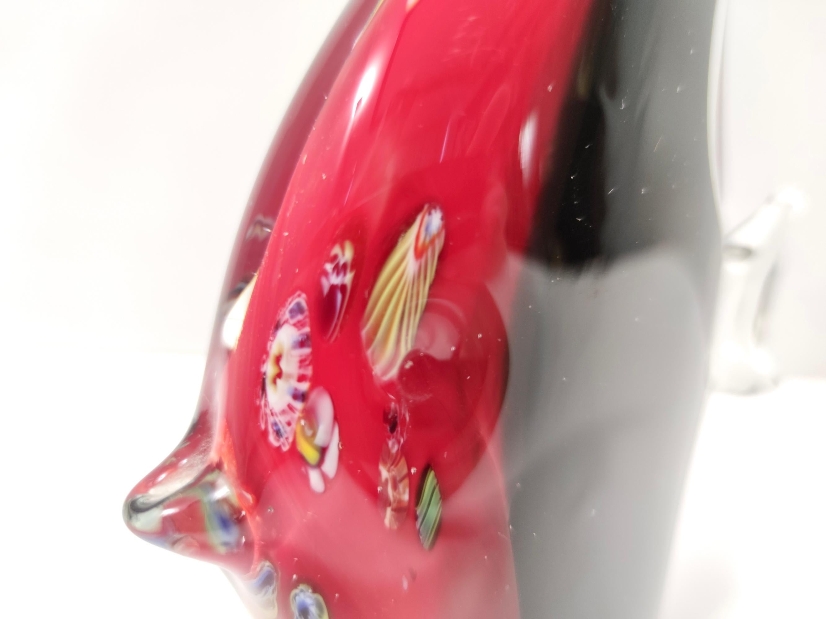 Figure décorative postmoderne de poisson en verre soufflé de Murano noir et rouge, Italie en vente 3
