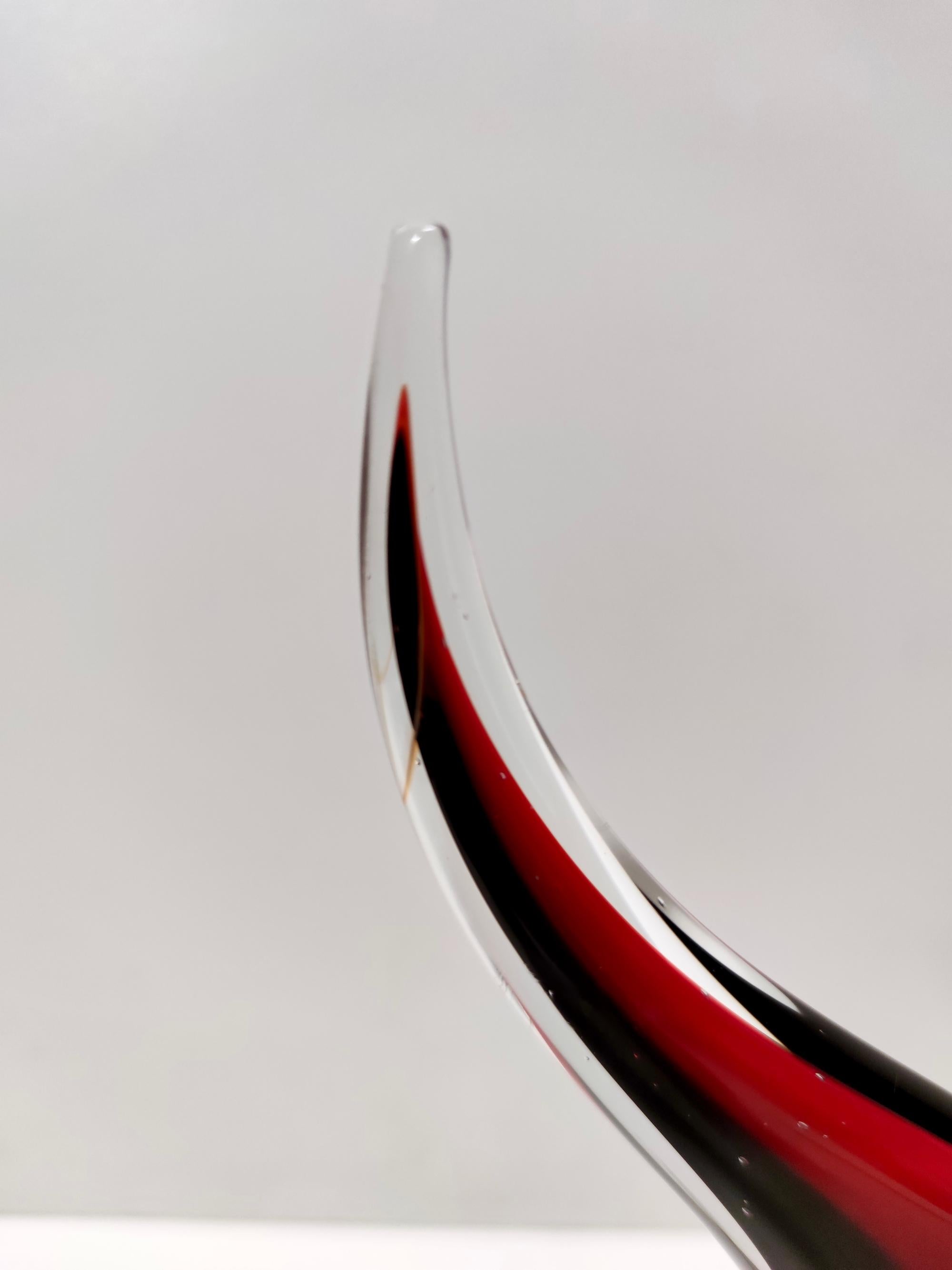 Figure décorative postmoderne de poisson en verre soufflé de Murano noir et rouge, Italie en vente 7