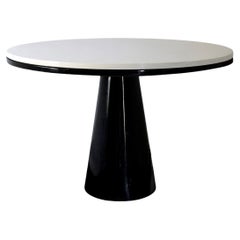 Postmodern Black and White Gloss Lacquer Pedestal Dining Table Chi