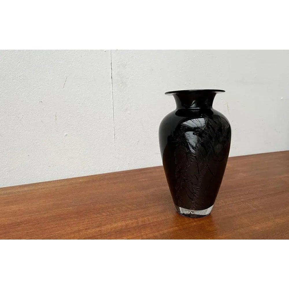 Vaso postmoderno in vetro artistico nero di Hans Jürgen Richartz, anni '80 in vendita 1