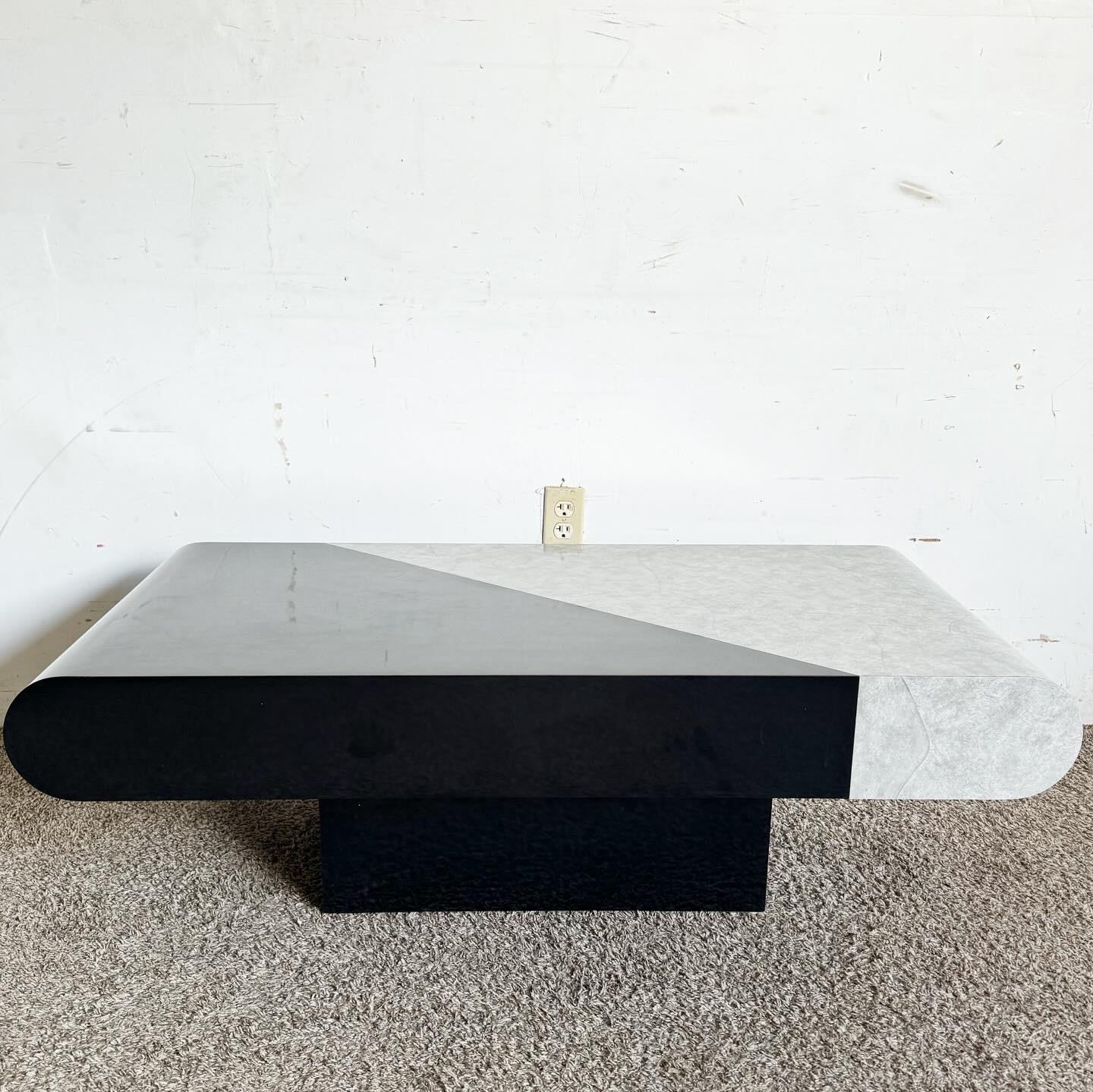 Postmodern Black Gloss and Faux Stone Laminate Bullnose Coffee Table In Good Condition For Sale In Delray Beach, FL
