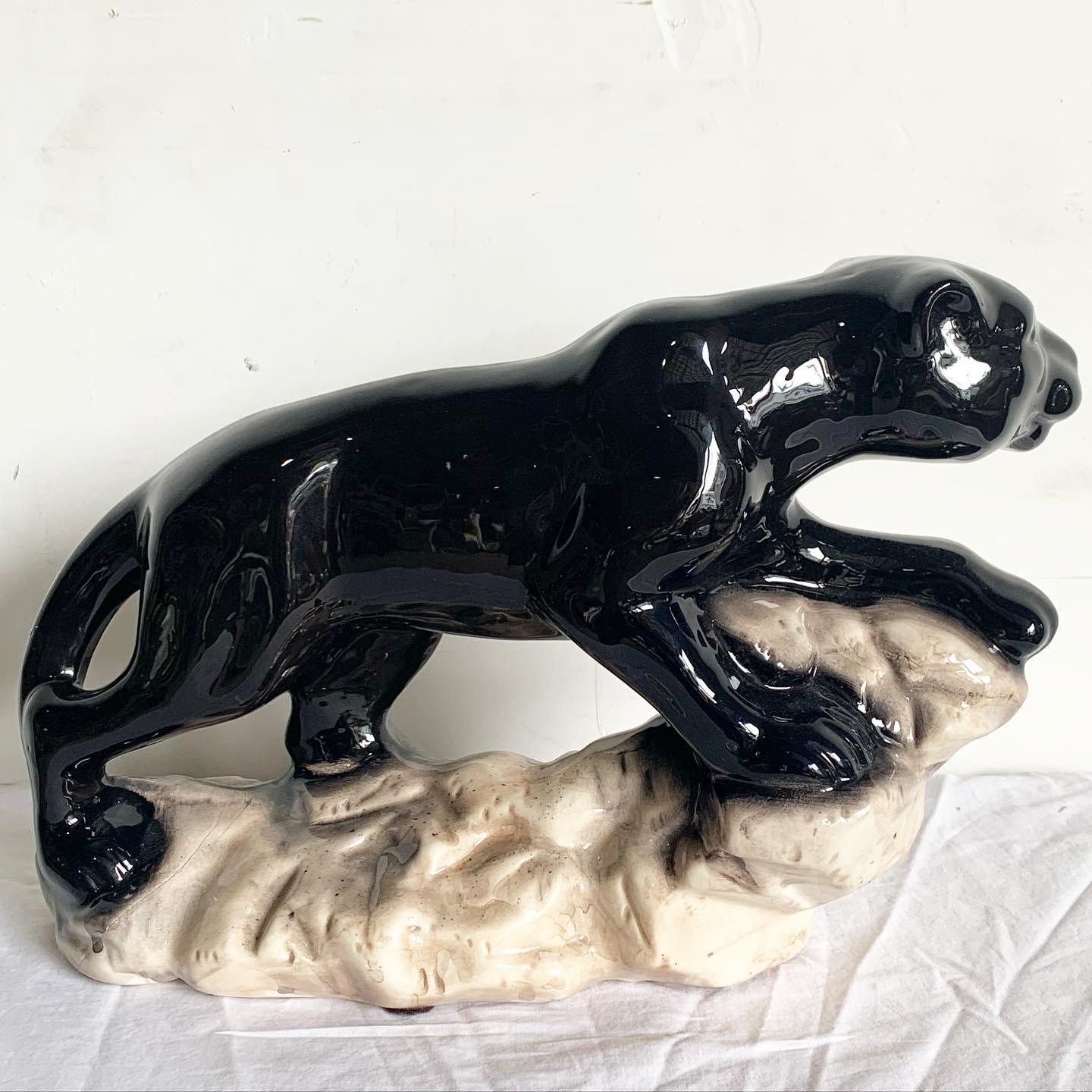 Postmoderne Panther-Skulptur aus schwarzer glänzender Keramik (amerikanisch) im Angebot