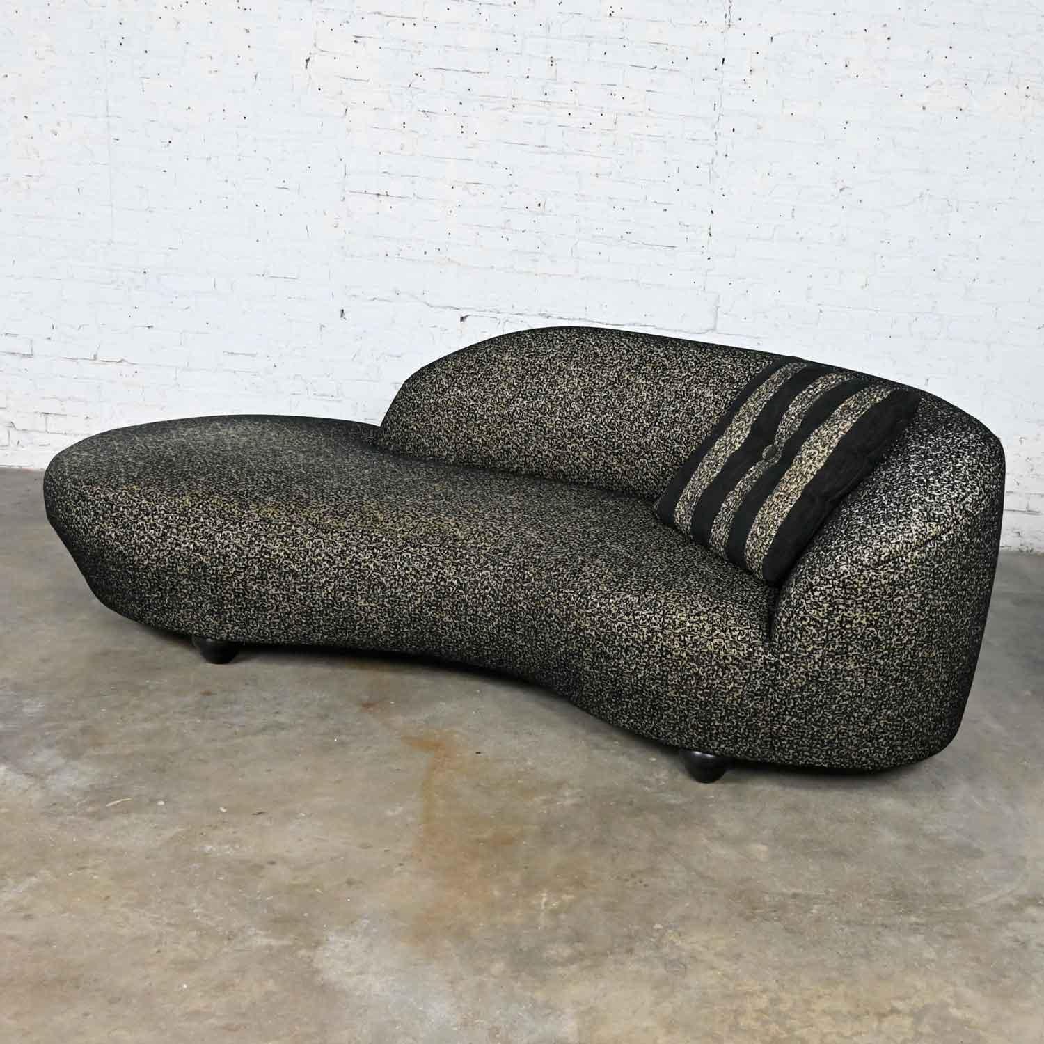 Postmodern Black & Khaki Sort of Animal Print Serpentine Cloud-Like Chaise Sofa For Sale 2