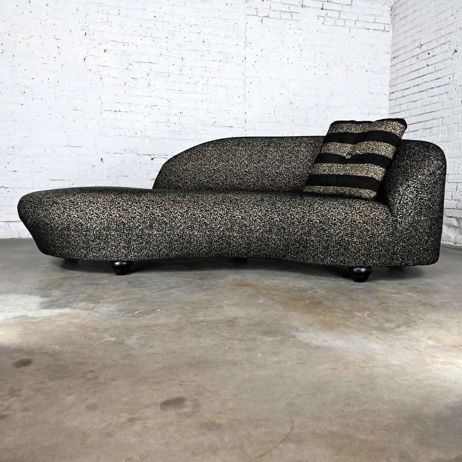 Postmodern Black & Khaki Sort of Animal Print Serpentine Cloud-Like Chaise Sofa For Sale 4