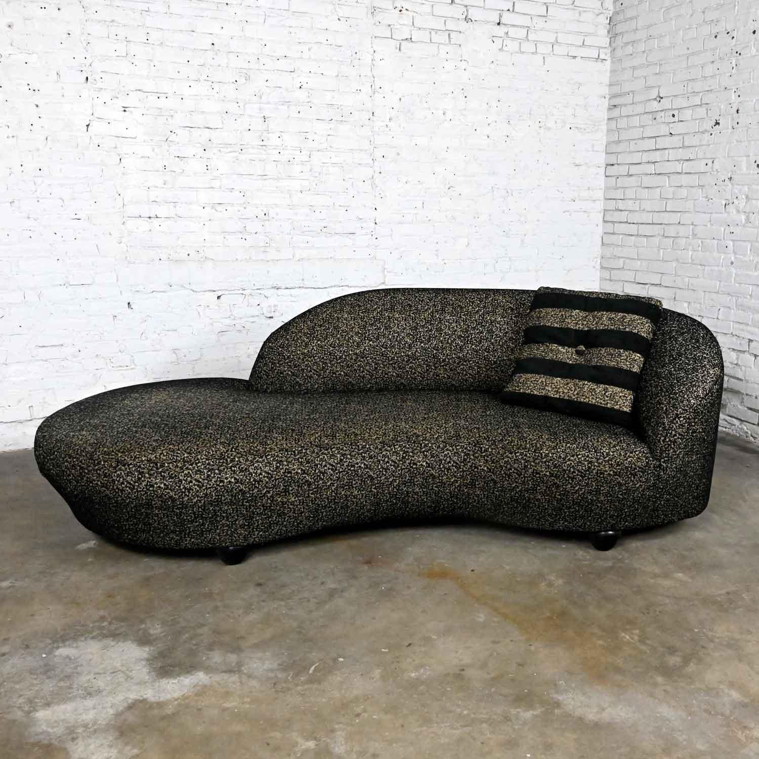 Postmodern Black & Khaki Sort of Animal Print Serpentine Cloud-Like Chaise Sofa For Sale 6