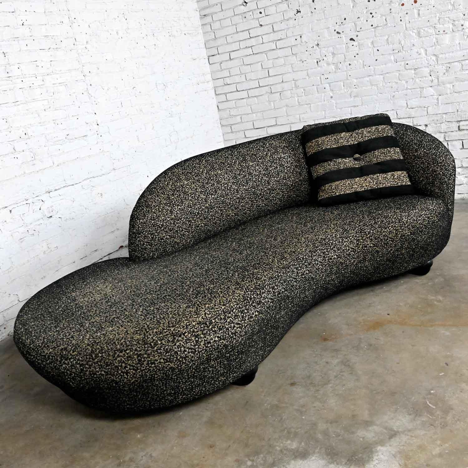 Postmodernes Chaise Sofa in Schwarz & Khaki mit Tierdruck und Serpentinen in Wolkenform (Moderne) im Angebot
