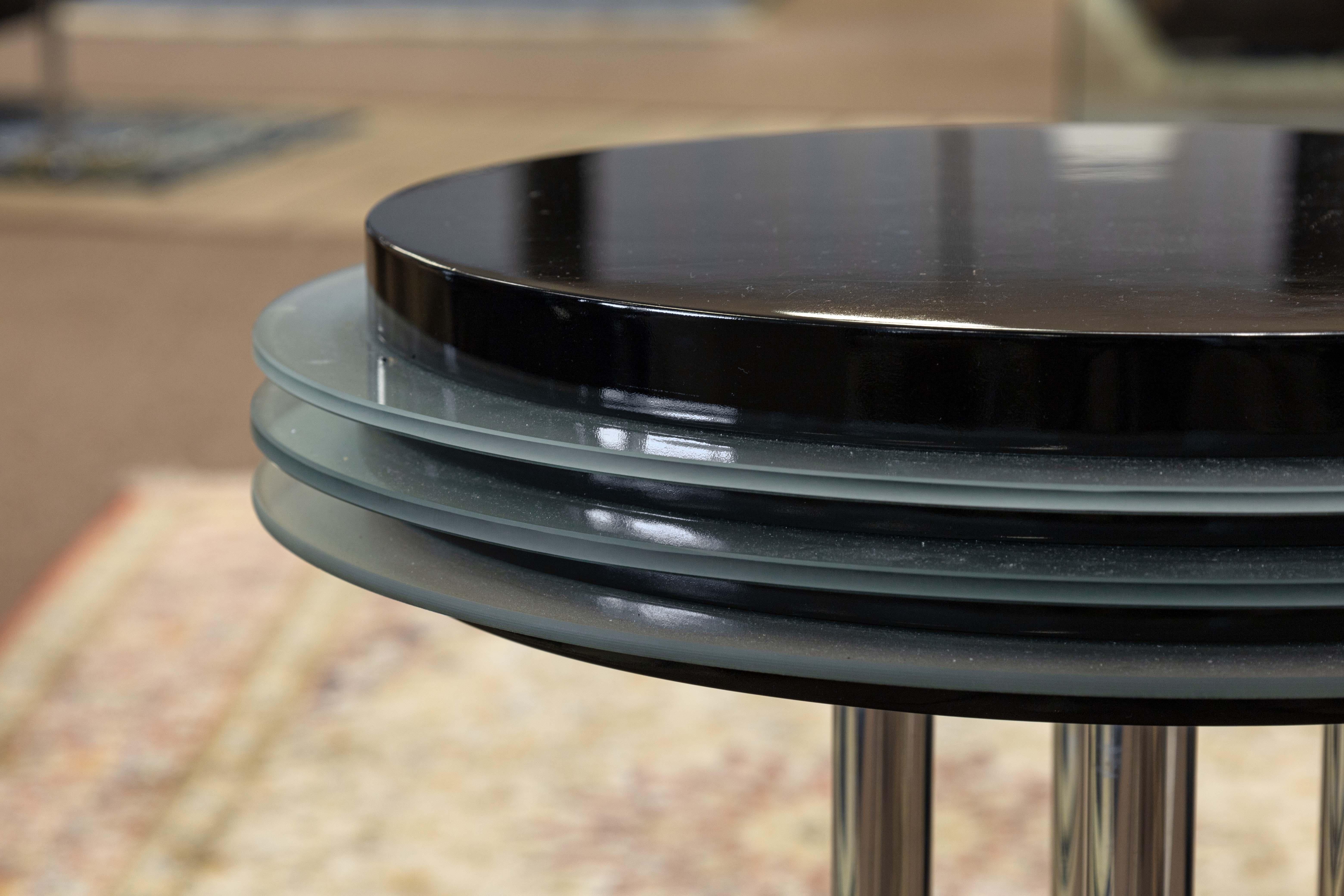 Postmodern Black Lacquer Chrome and Glass Round Circular Pedestal Side End Table In Good Condition In Keego Harbor, MI