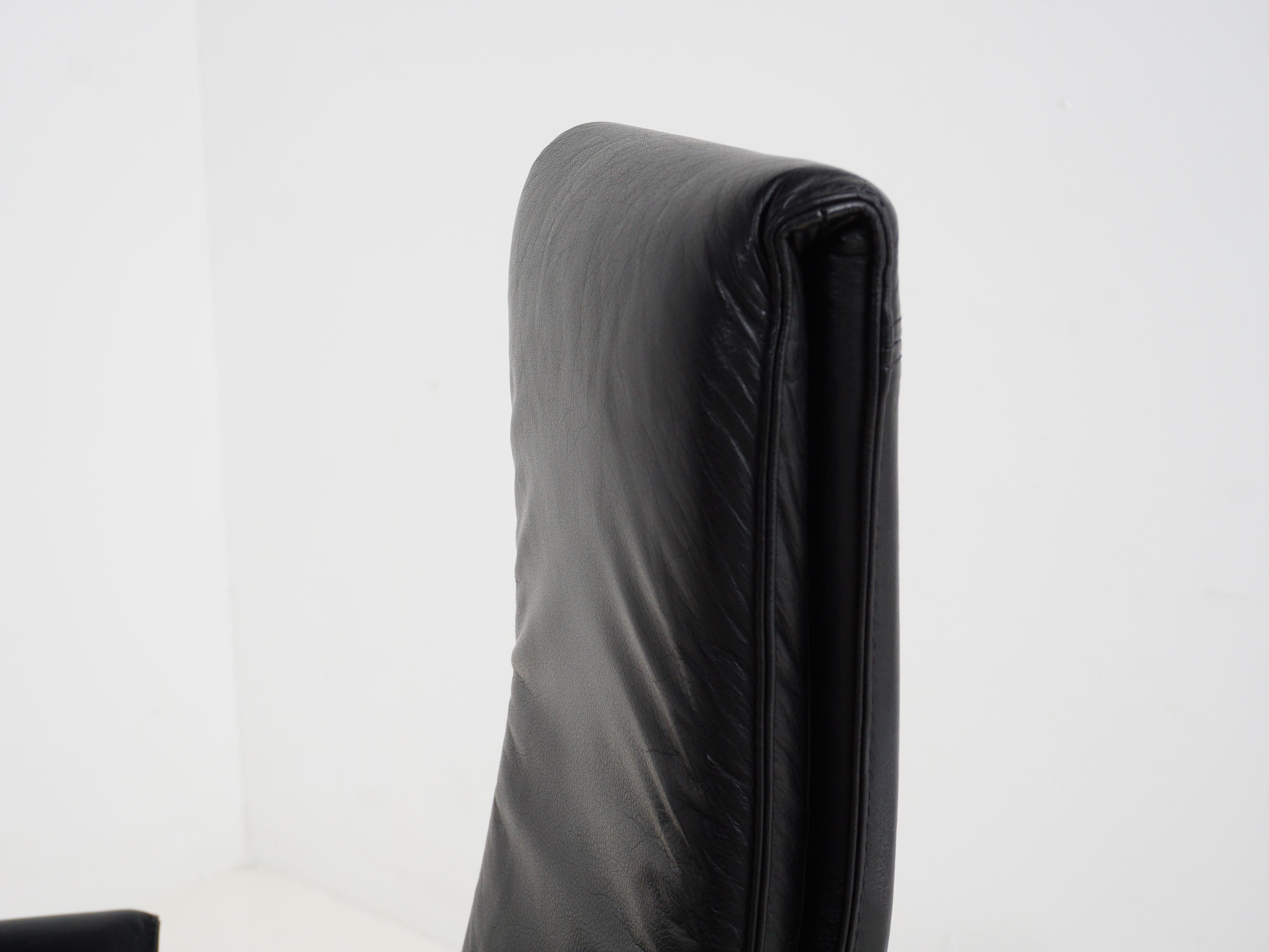 Postmodern Black Leather Chair, 1980s For Sale 1