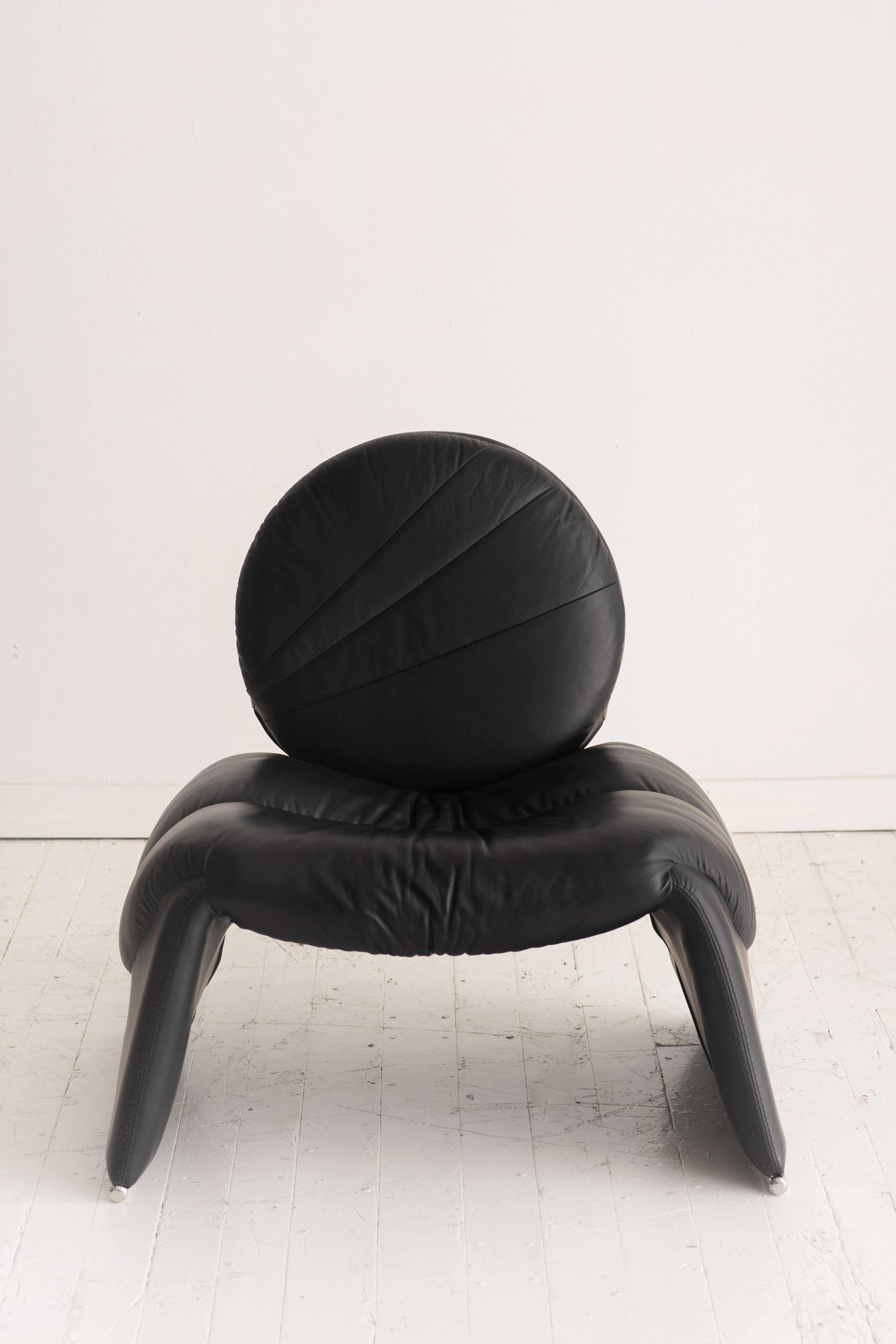 Post-Modern Black Leather ‘Calypso C35’ Chair by Vittorio Introini