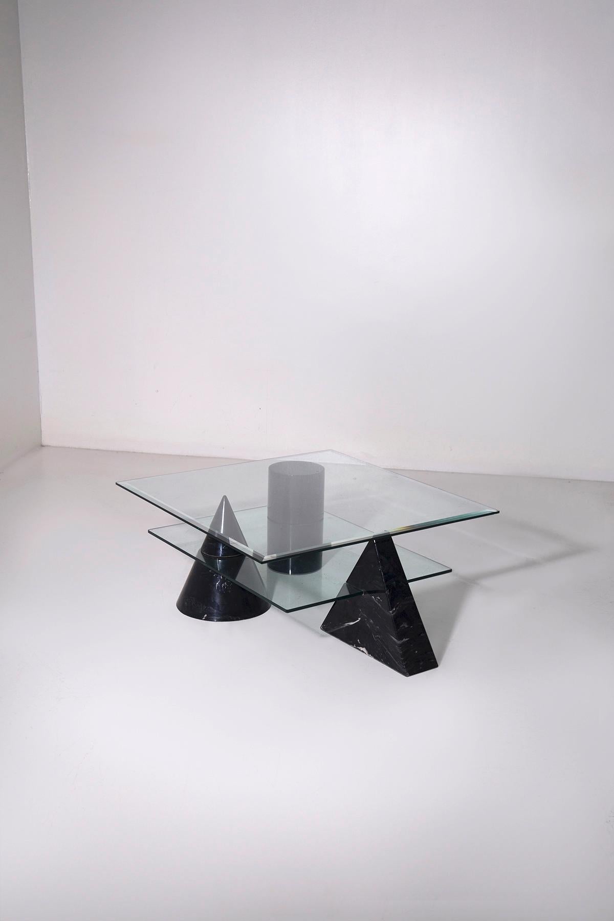 Postmodern coffee table, the style of Massimo Vignelli in vendita 4