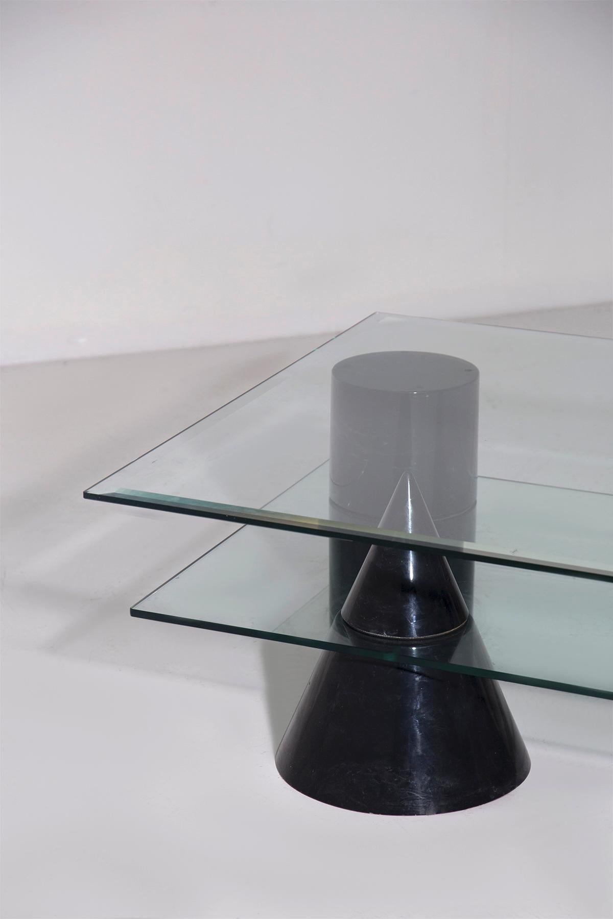 Vetro Postmodern coffee table, the style of Massimo Vignelli in vendita