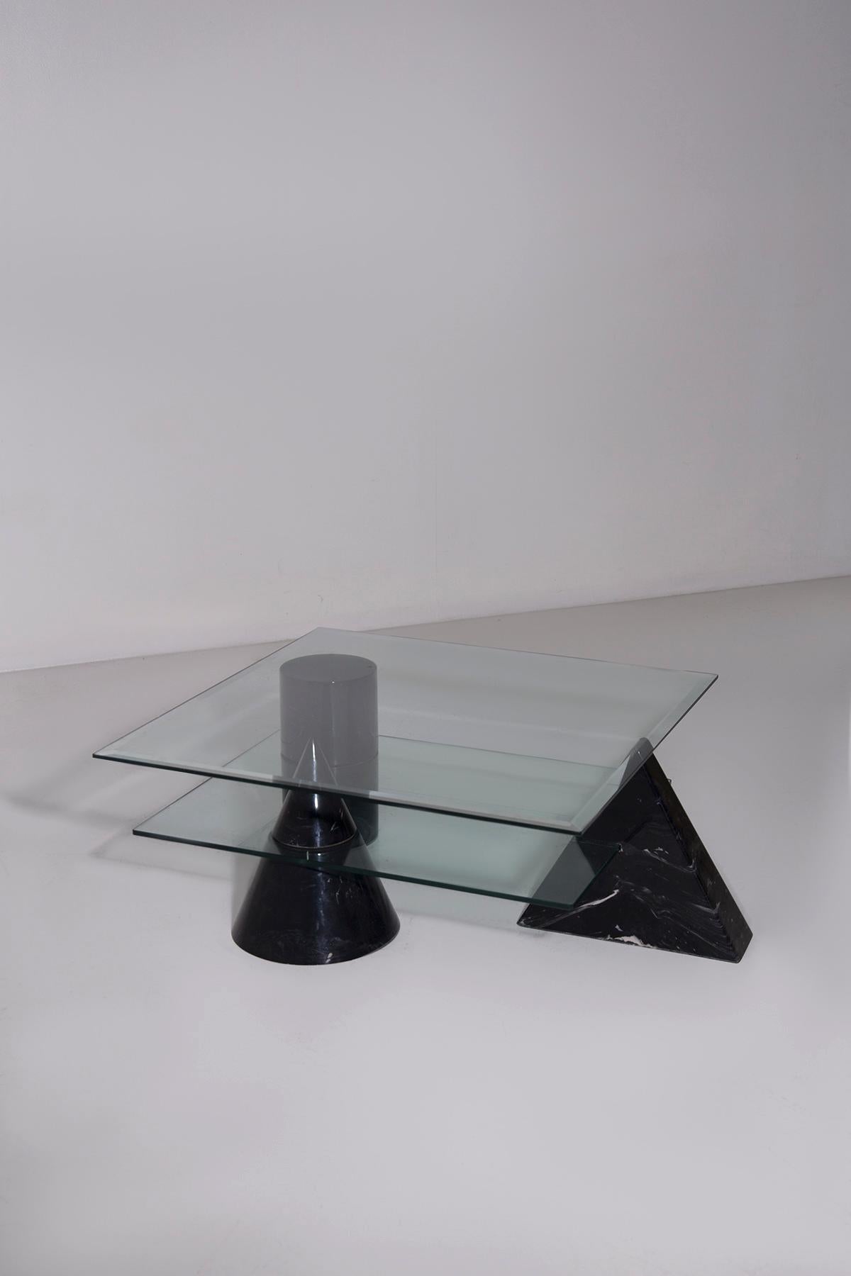 Postmodern coffee table, the style of Massimo Vignelli in vendita 2