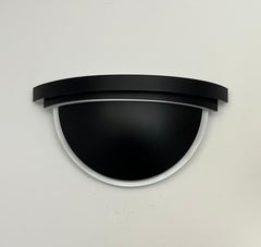 Coppia di lampade da parete spagnole postmoderne in metallo nero di Estiluz, Barcellona, anni '80