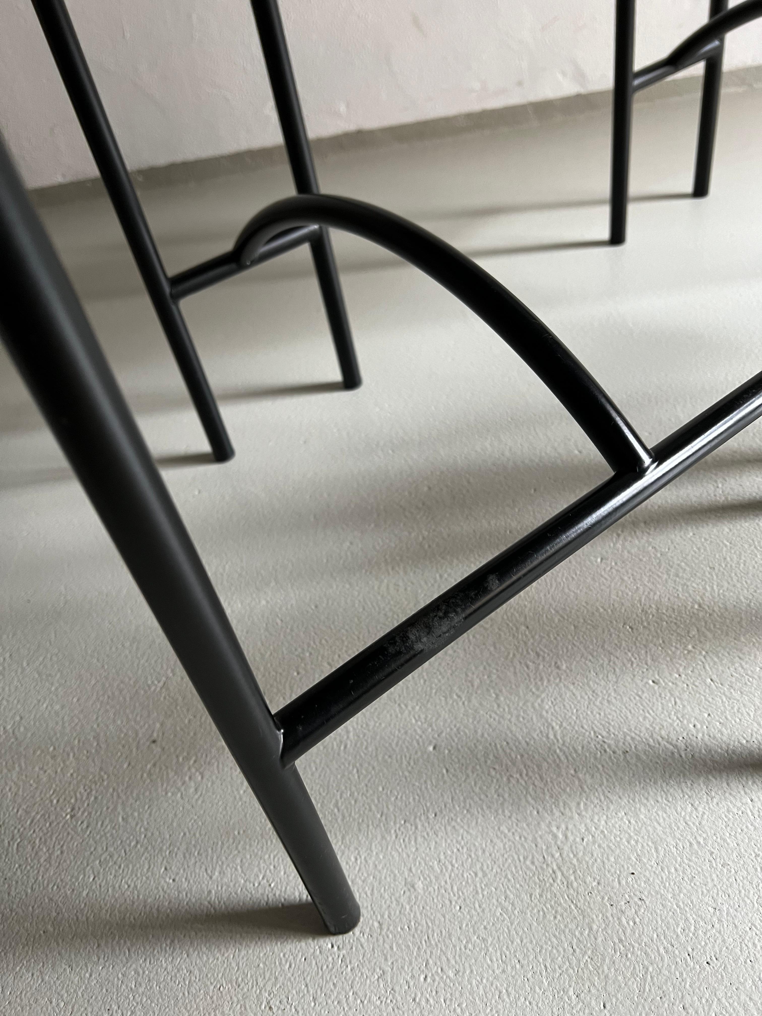 Postmoderne Stühle „Tokyo“ aus schwarzem Metall von Rodney Kinsman, Italien, 1980er Jahre, 4er-Set im Angebot 7